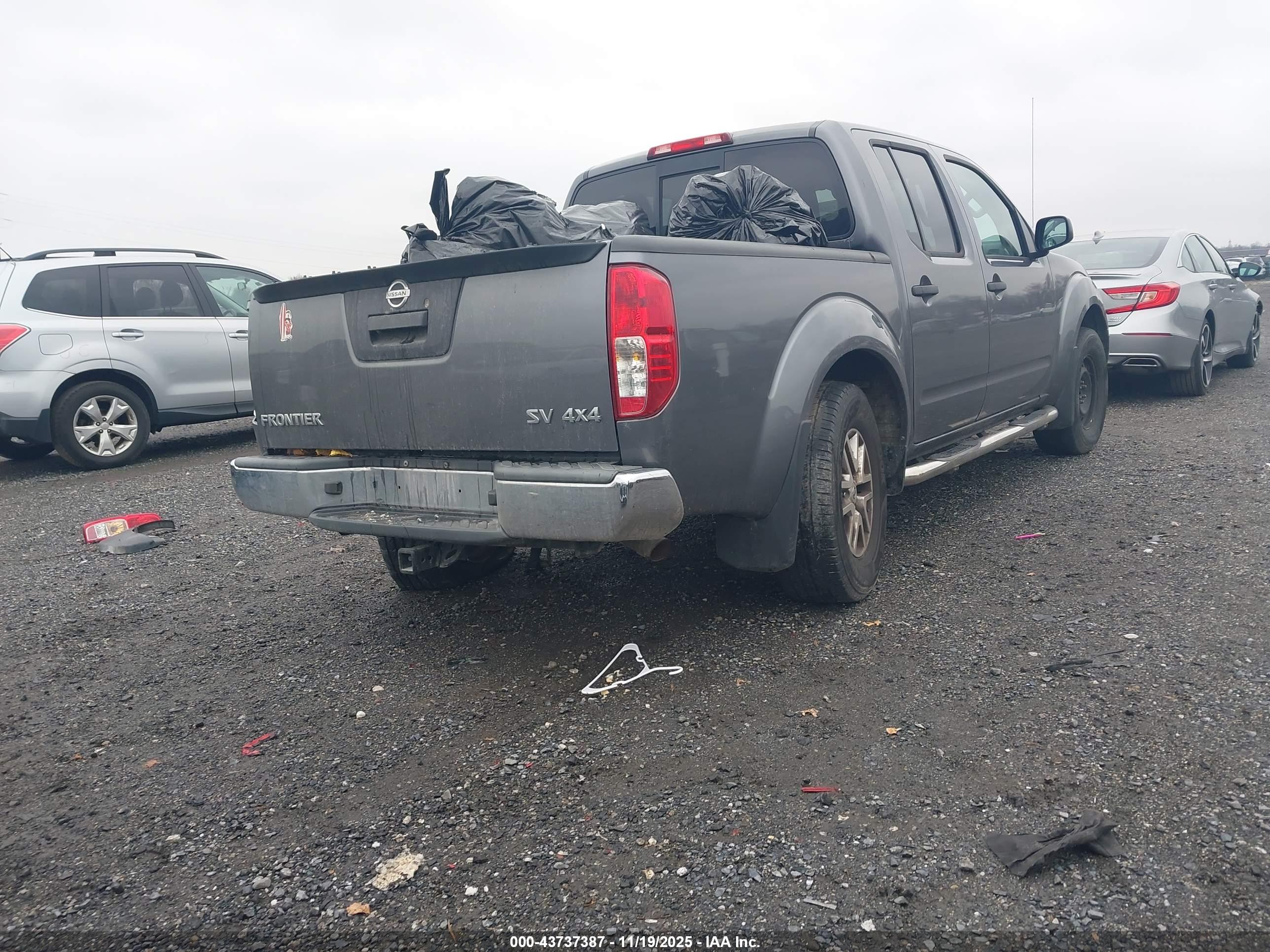 NISSAN FRONTIER image 4
