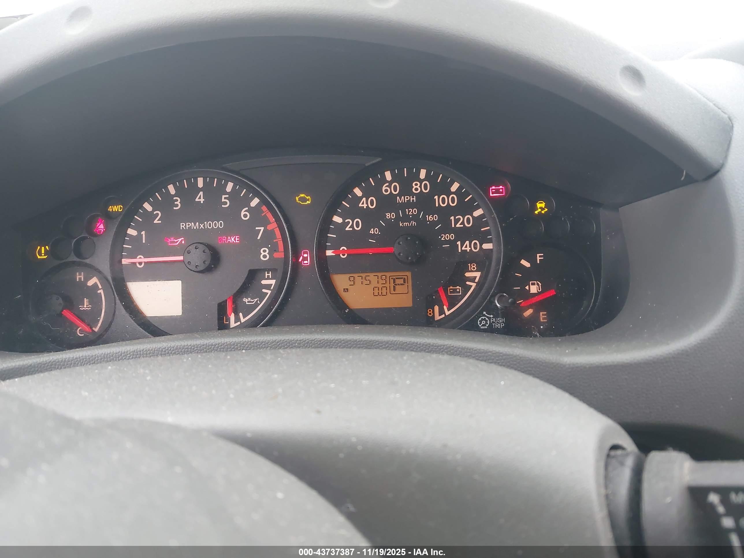 NISSAN FRONTIER image 7