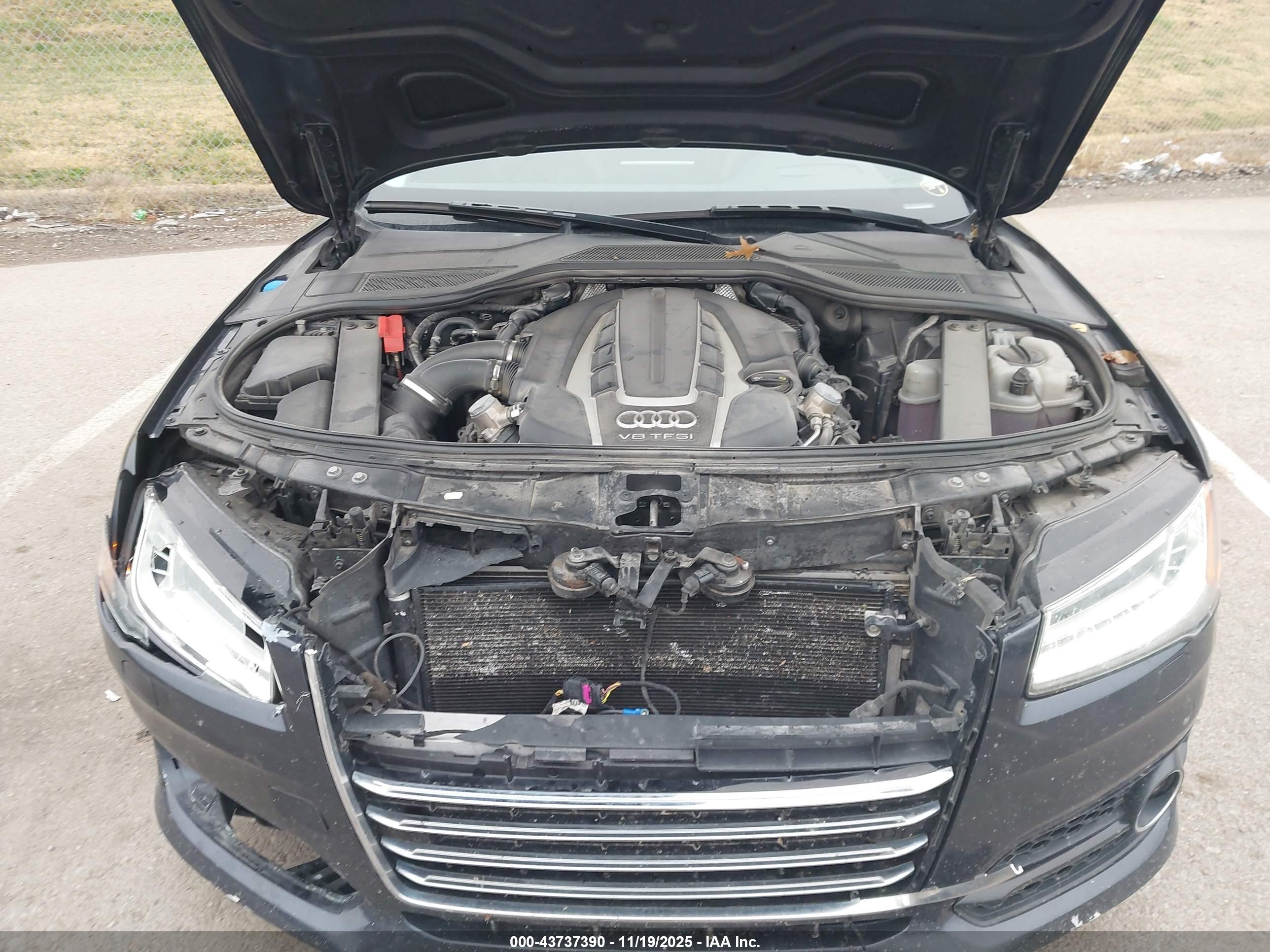 AUDI A8 image 10
