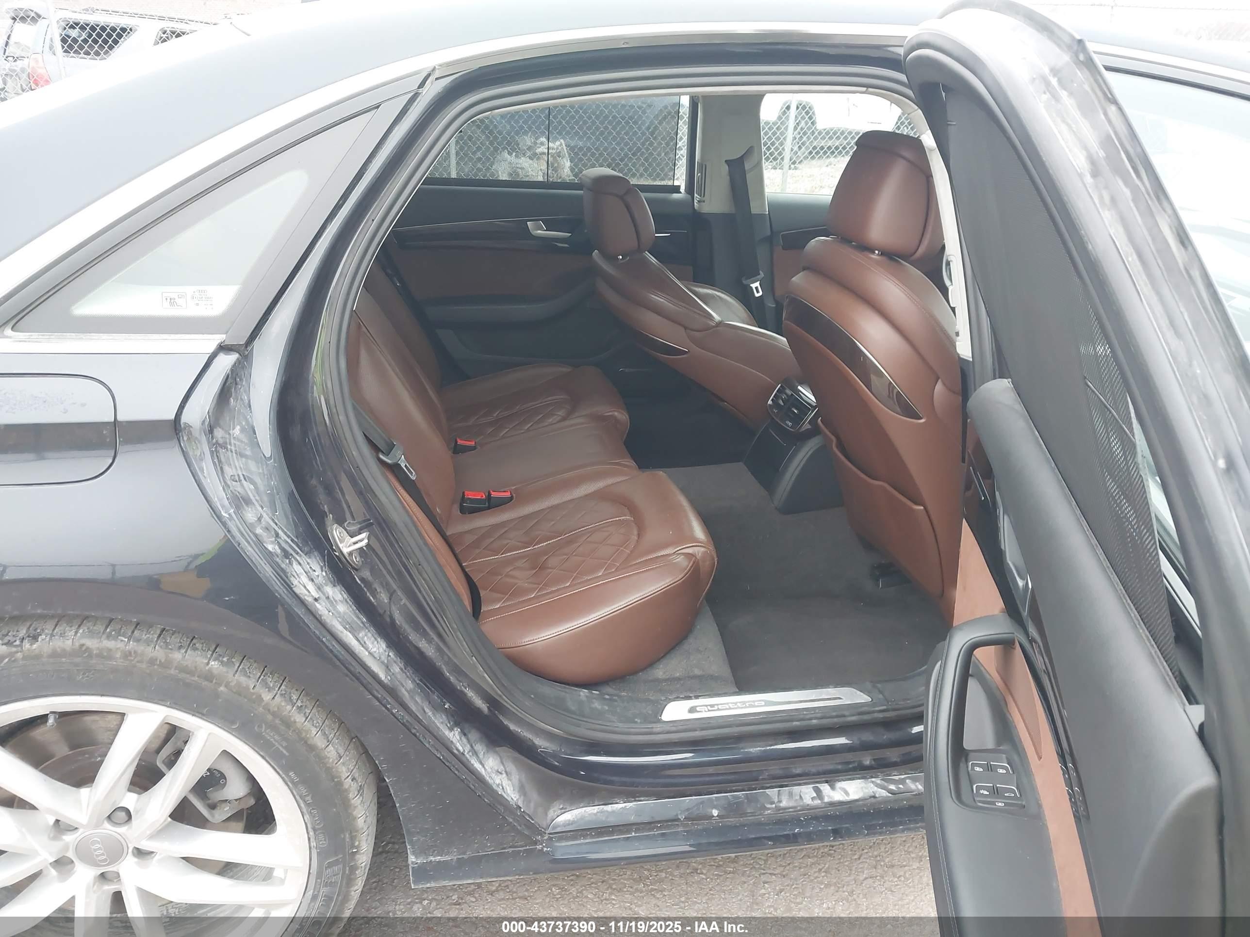 AUDI A8 image 8