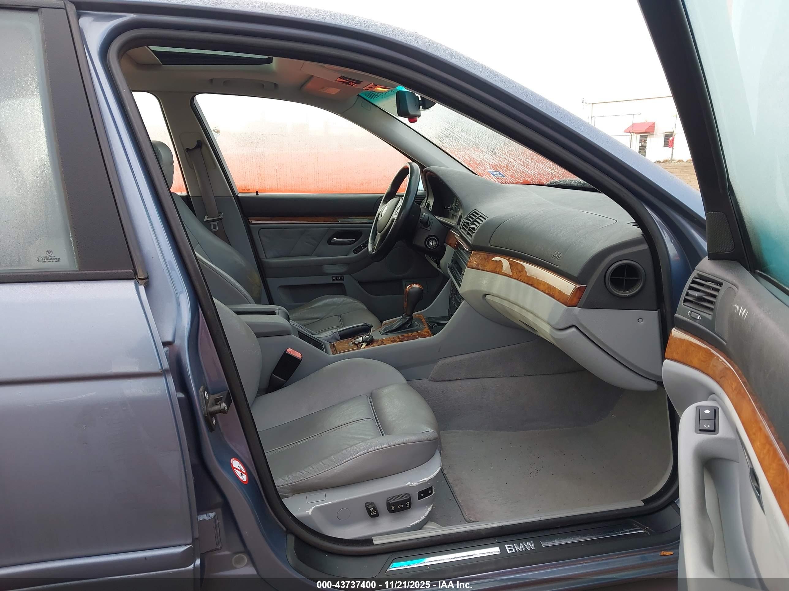 BMW 530IA image 5