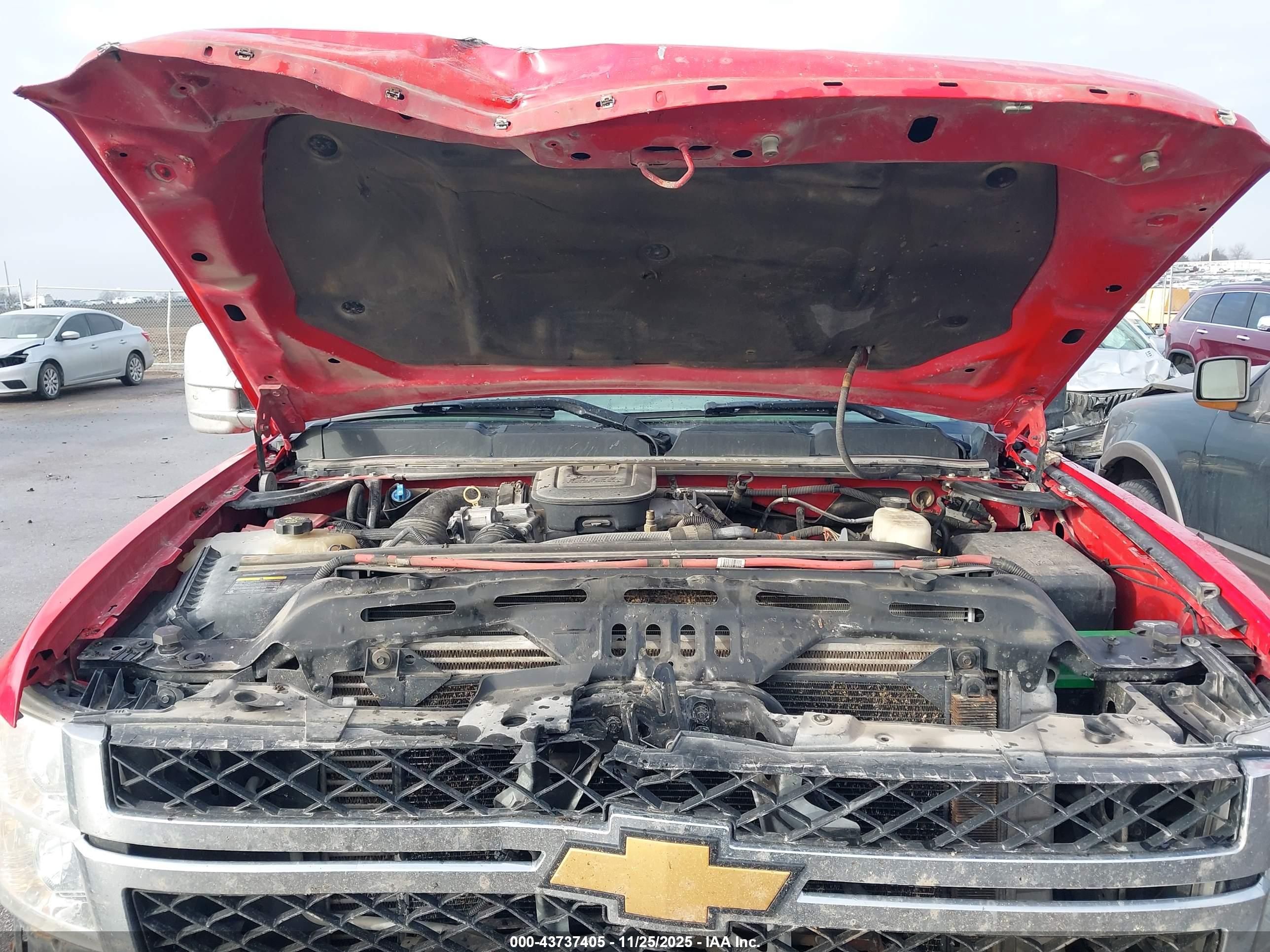 CHEVROLET SILVERADO image 10