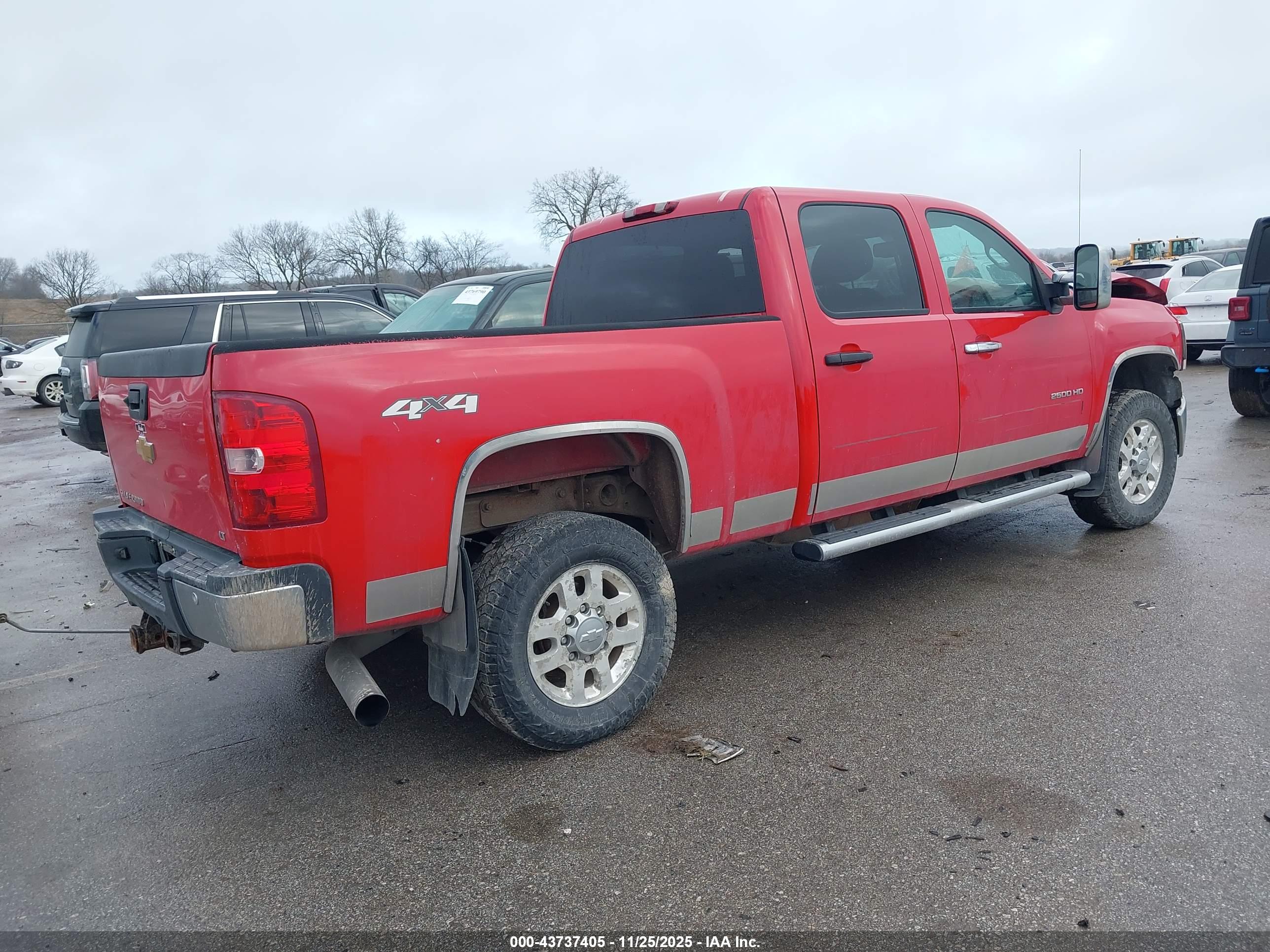 CHEVROLET SILVERADO image 4