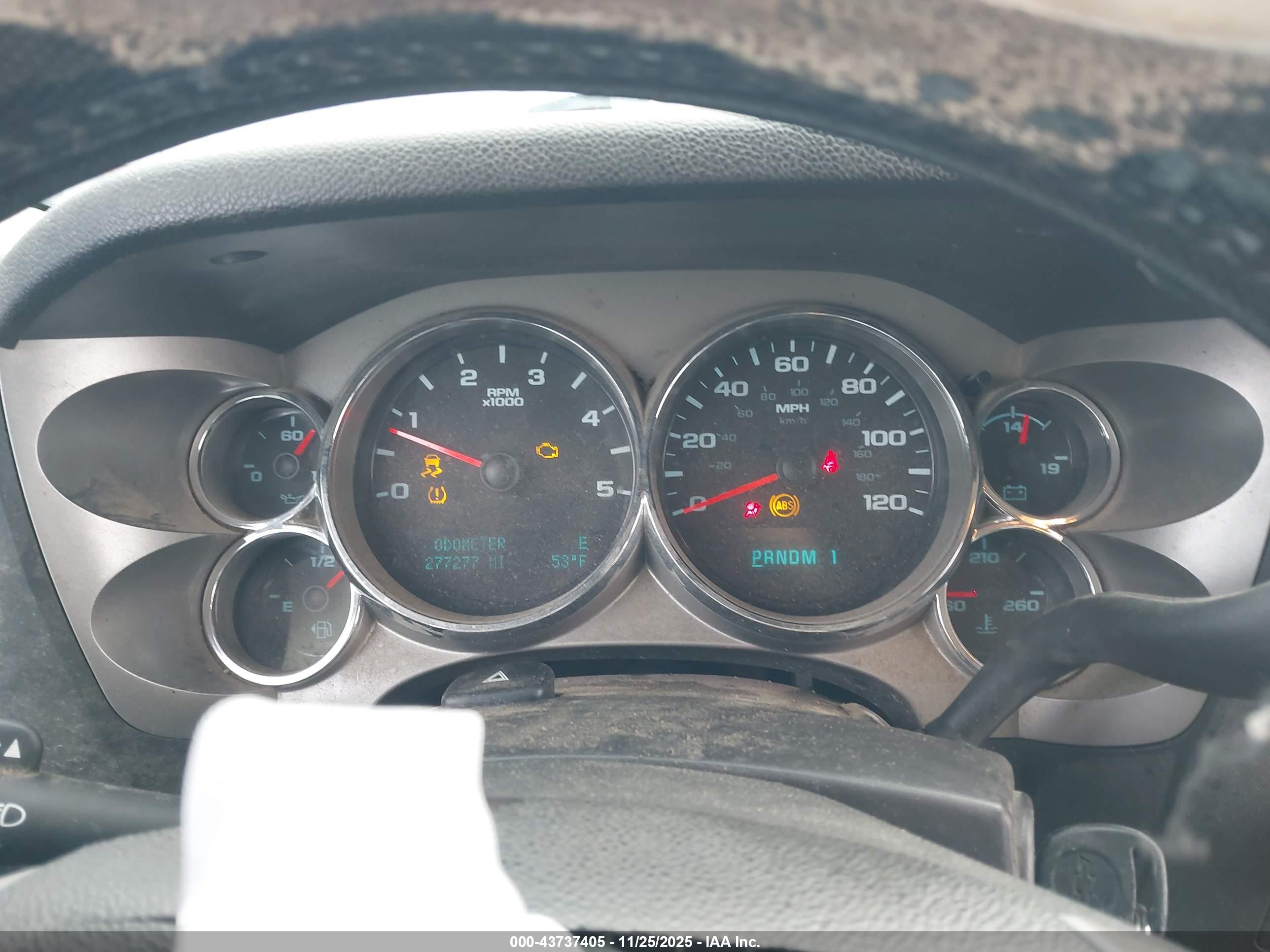CHEVROLET SILVERADO image 6