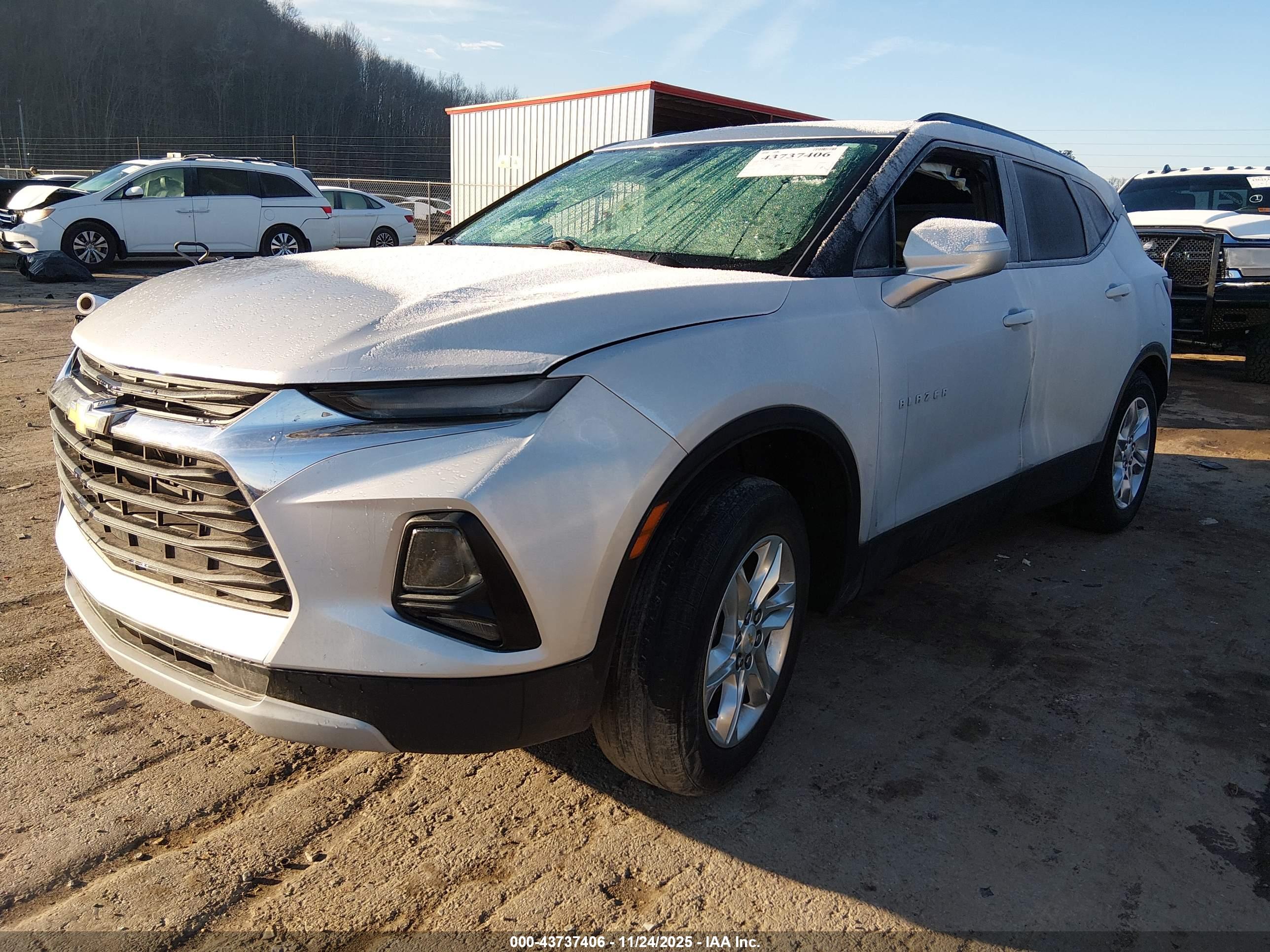 CHEVROLET BLAZER image 2