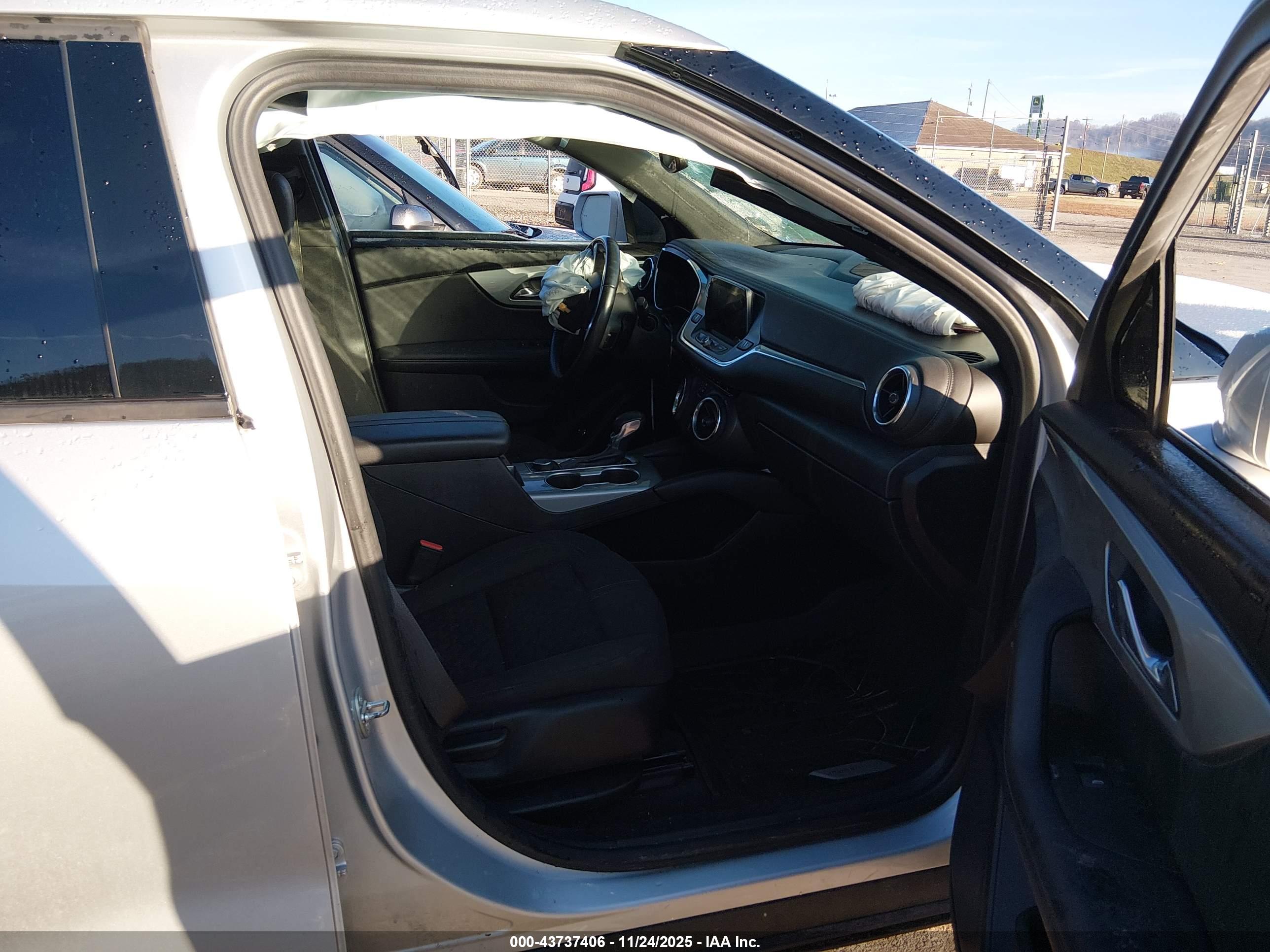 CHEVROLET BLAZER image 5