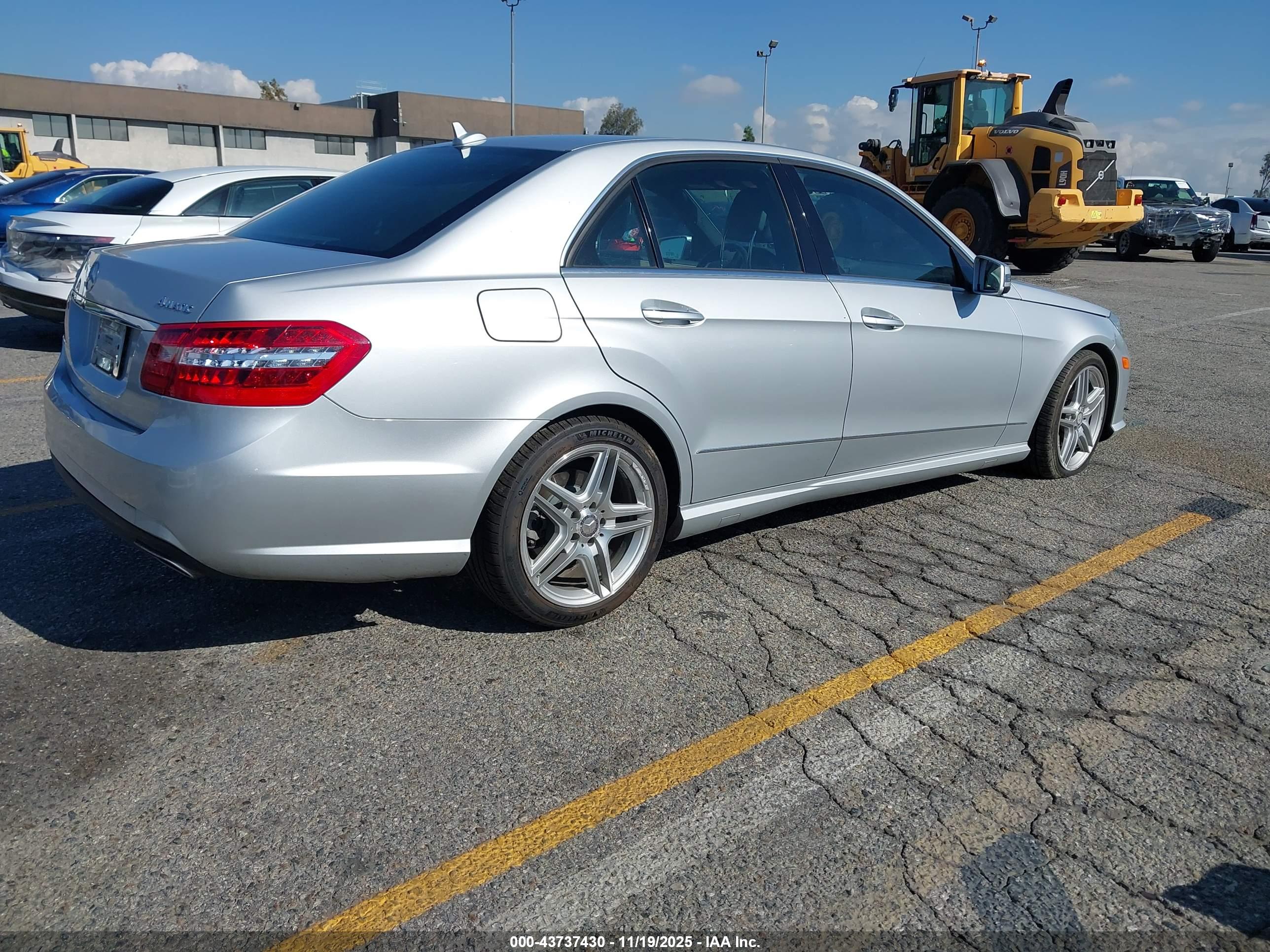 MERCEDES-BENZ E image 4
