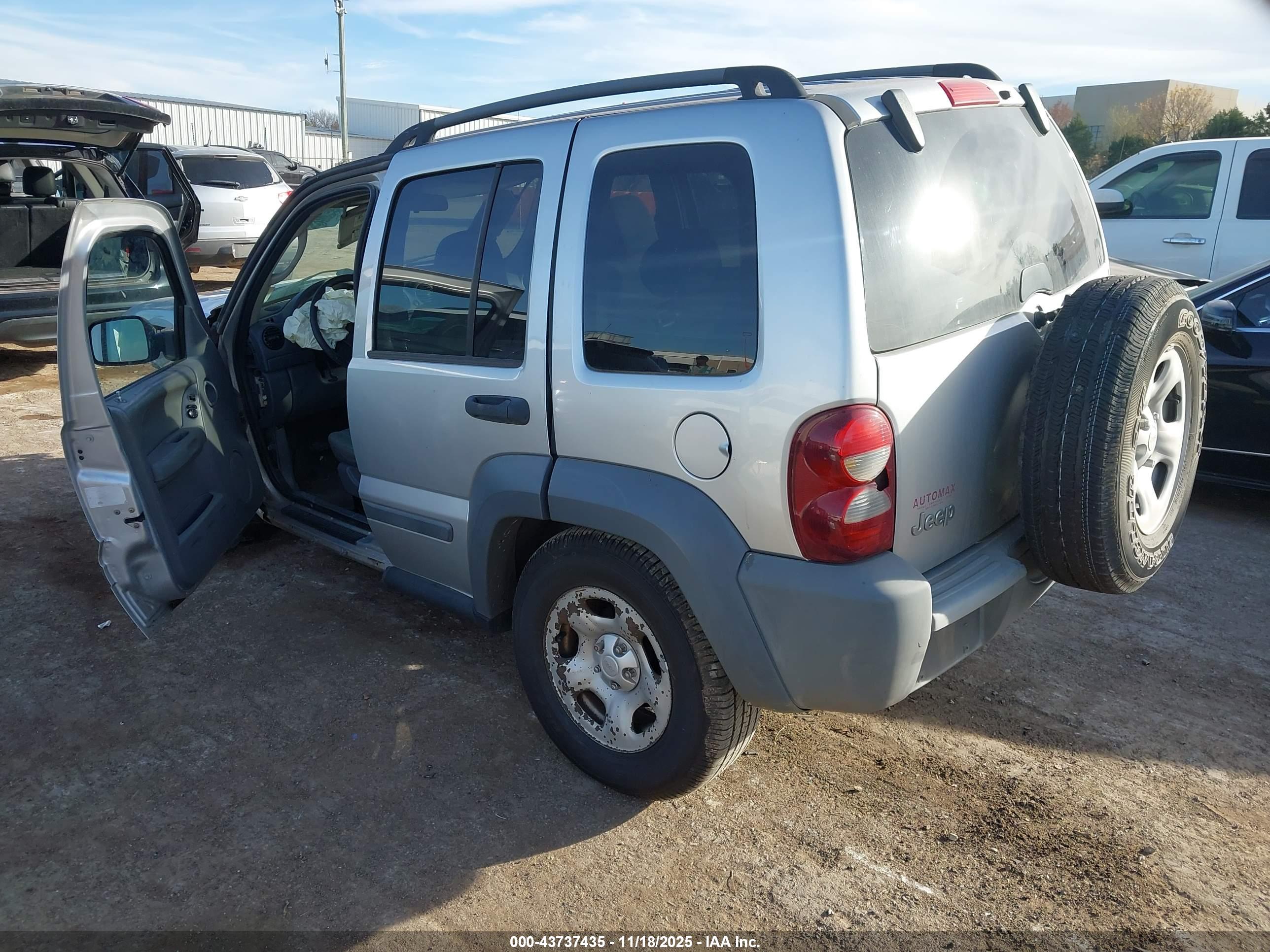 JEEP LIBERTY image 3