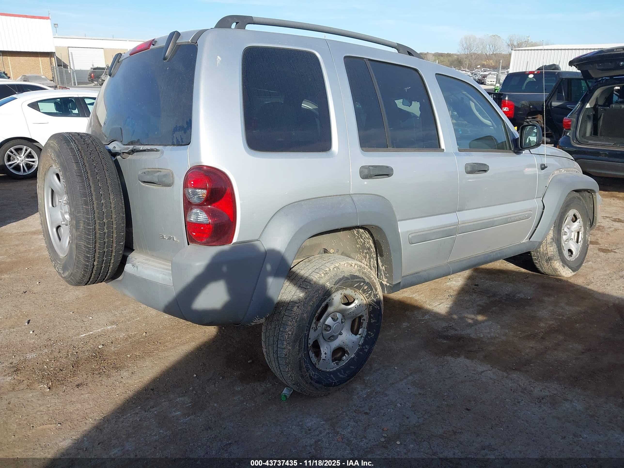 JEEP LIBERTY image 4