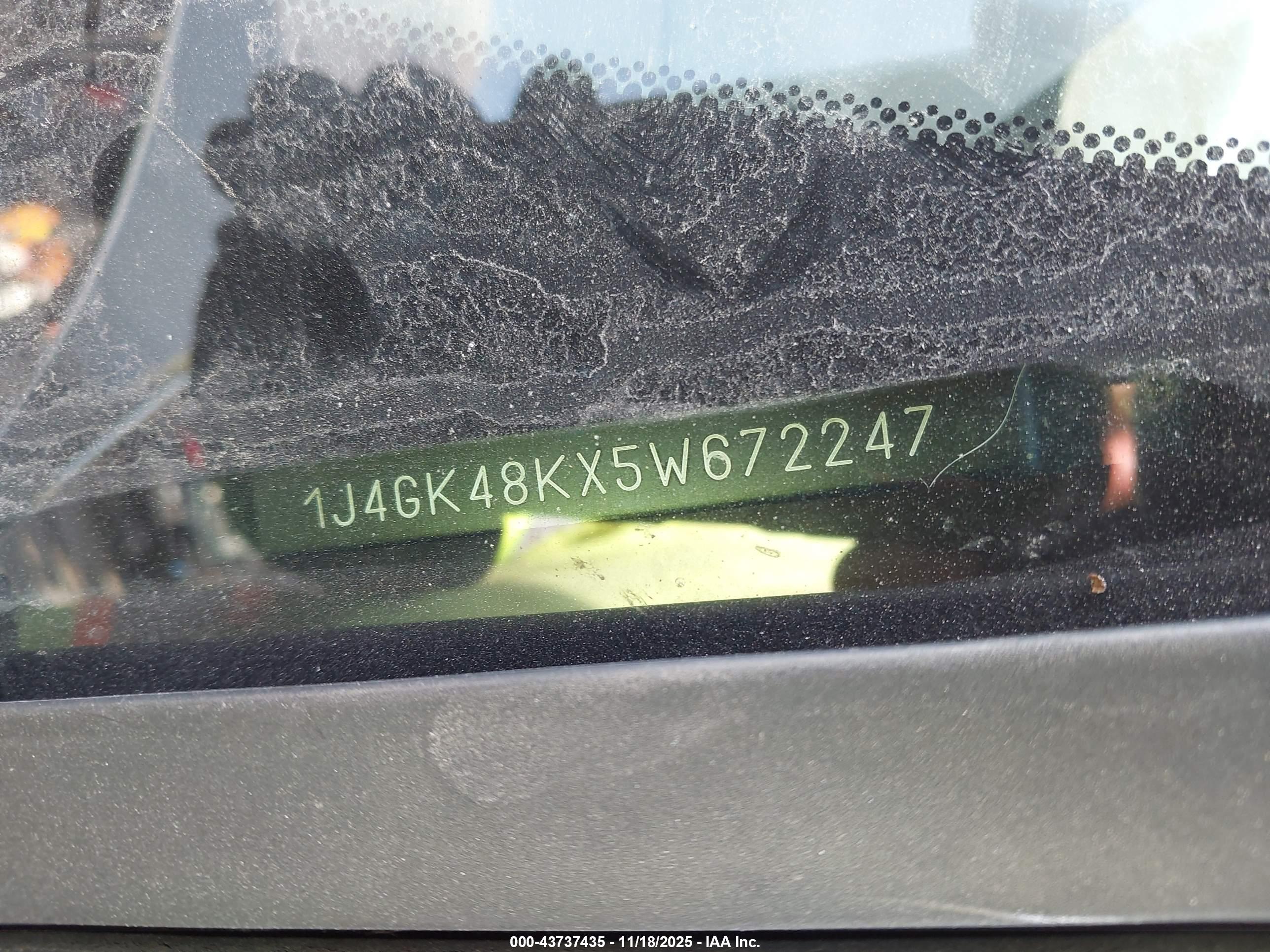 JEEP LIBERTY image 9