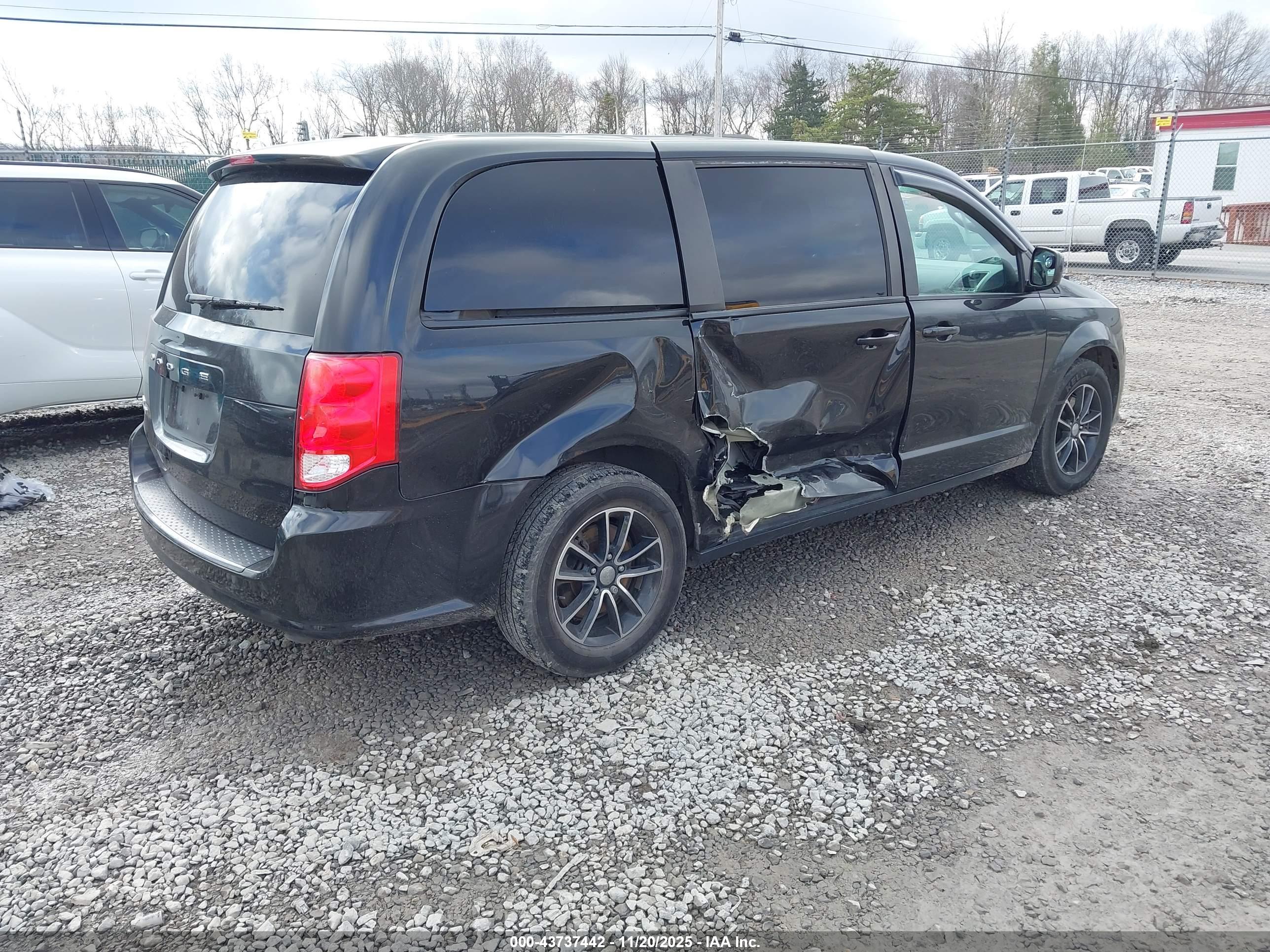 DODGE GRAND image 4