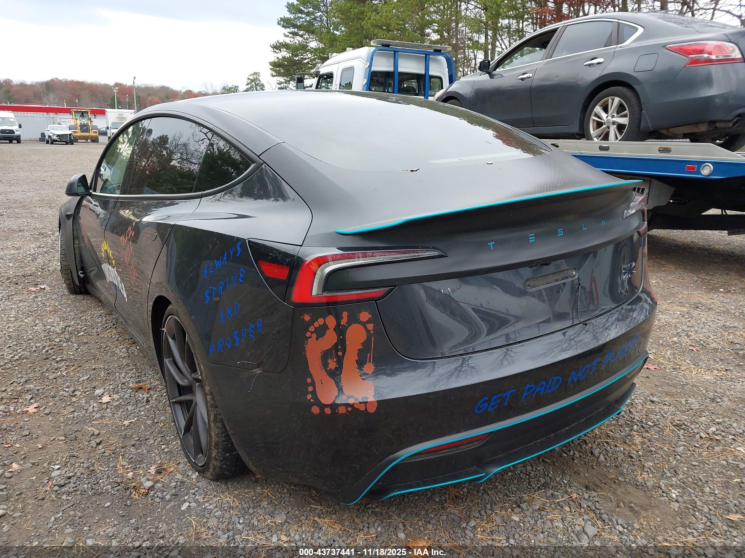 TESLA MODEL image 3
