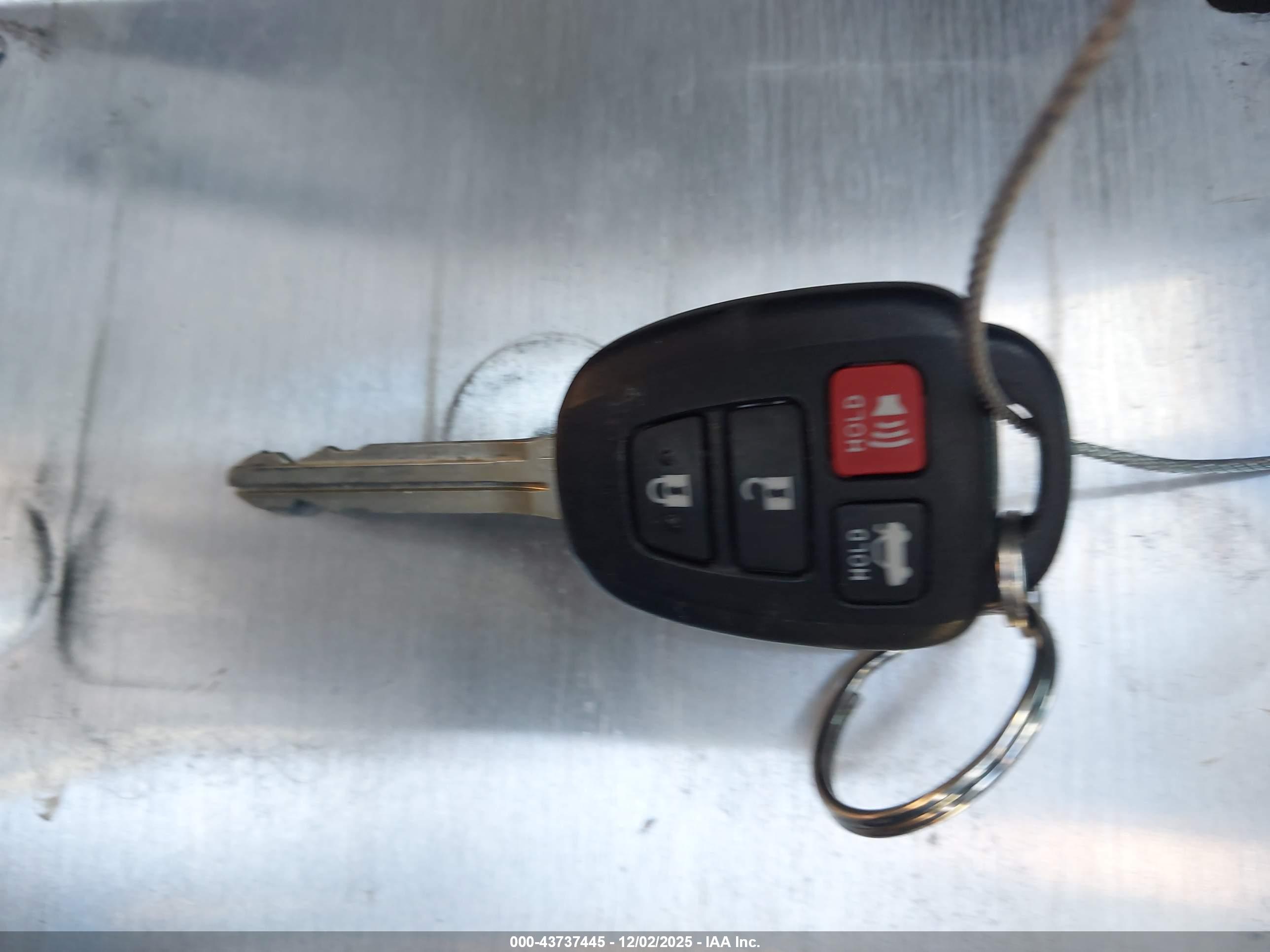 TOYOTA CAMRY image 11