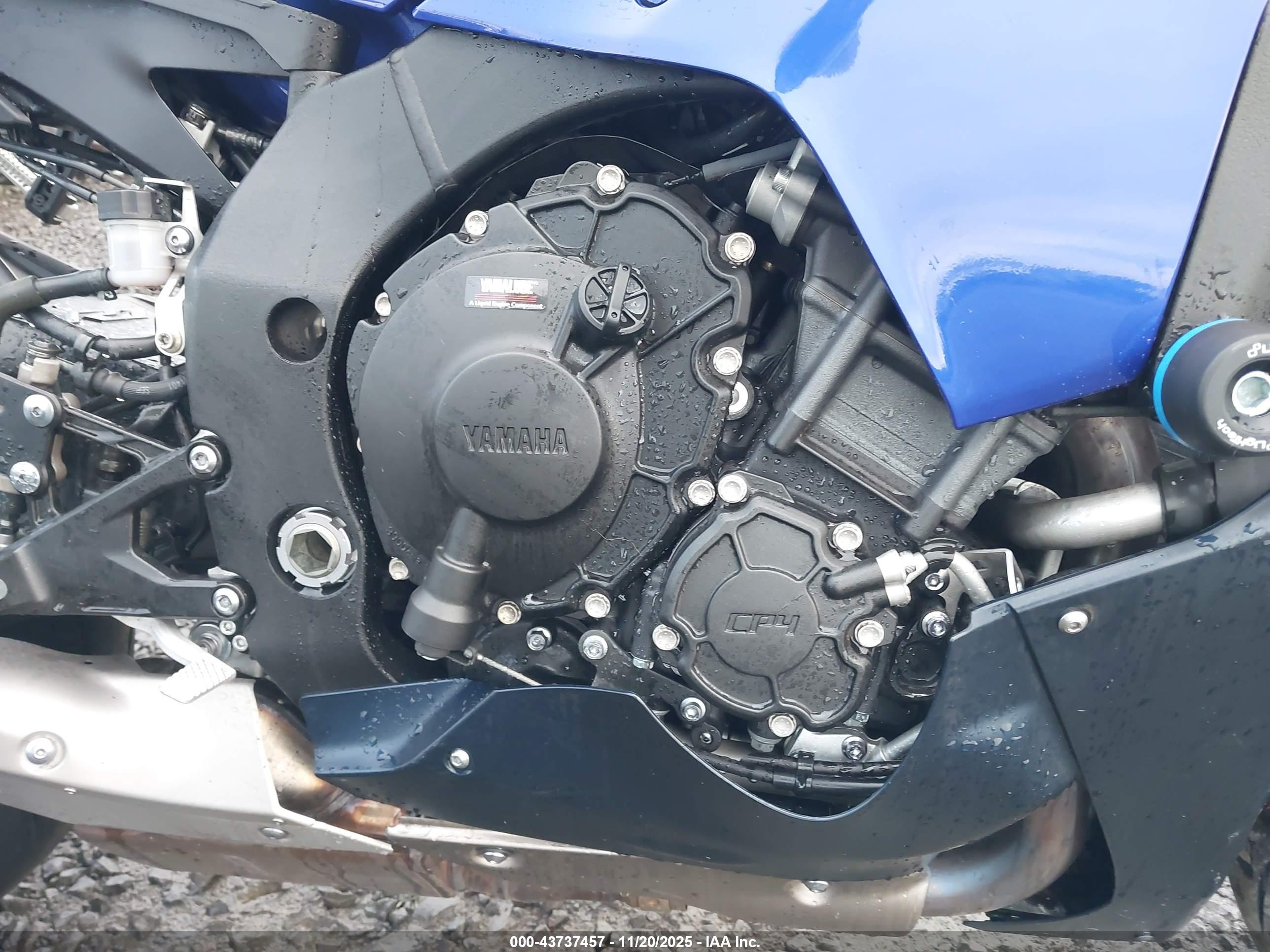 YAMAHA YZFR1 image 8