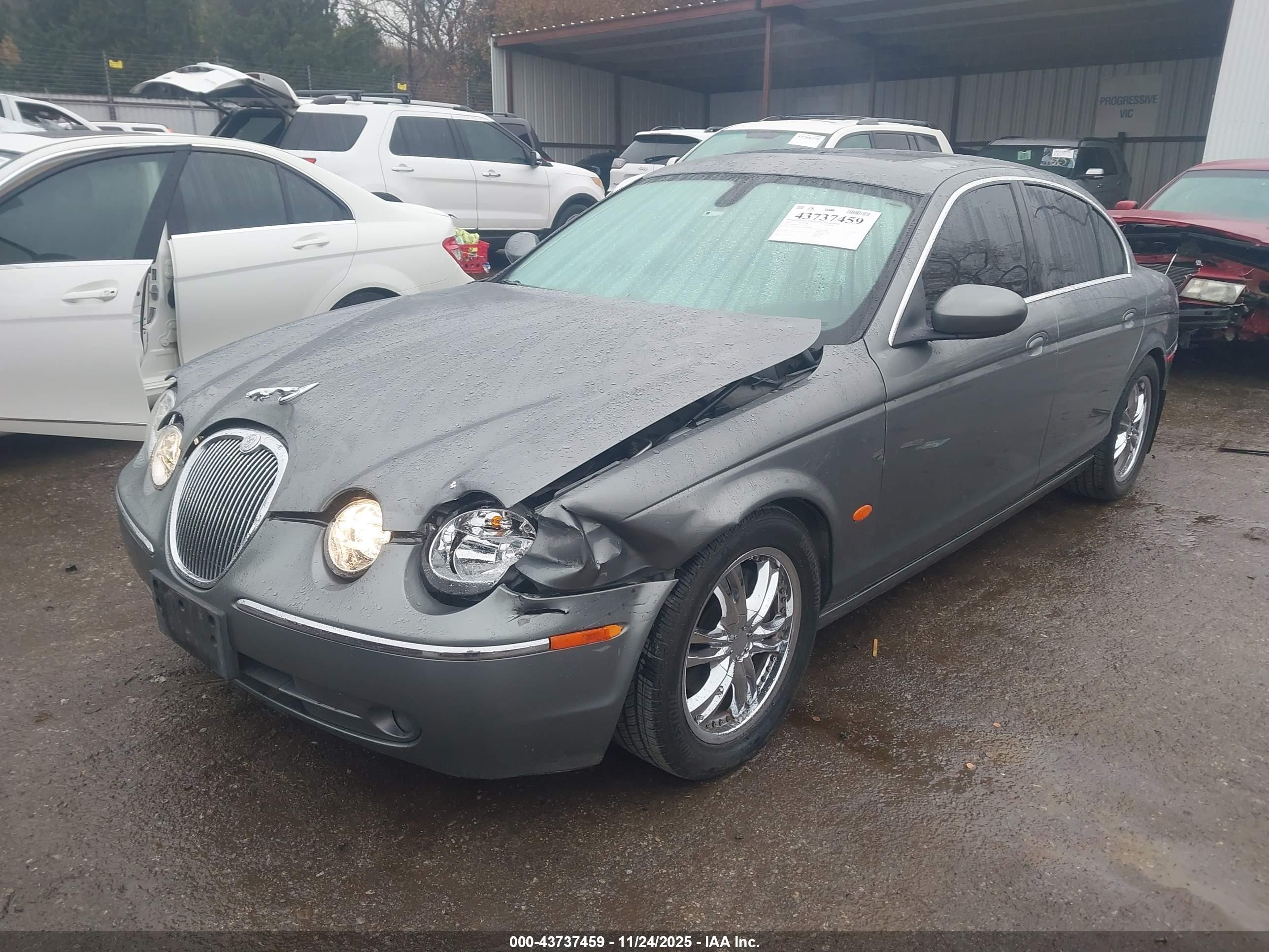 JAGUAR S-TYPE image 2