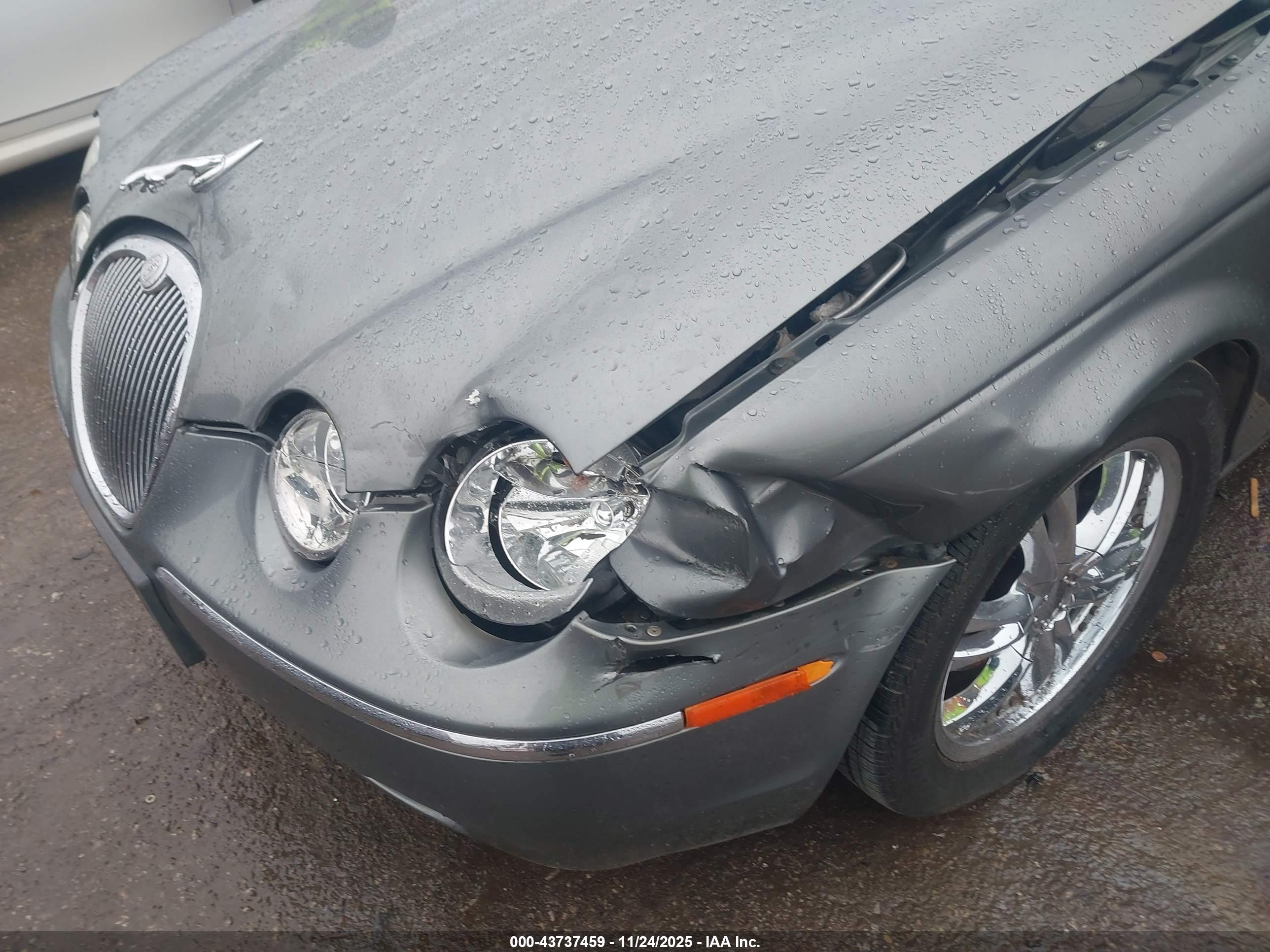 JAGUAR S-TYPE image 6