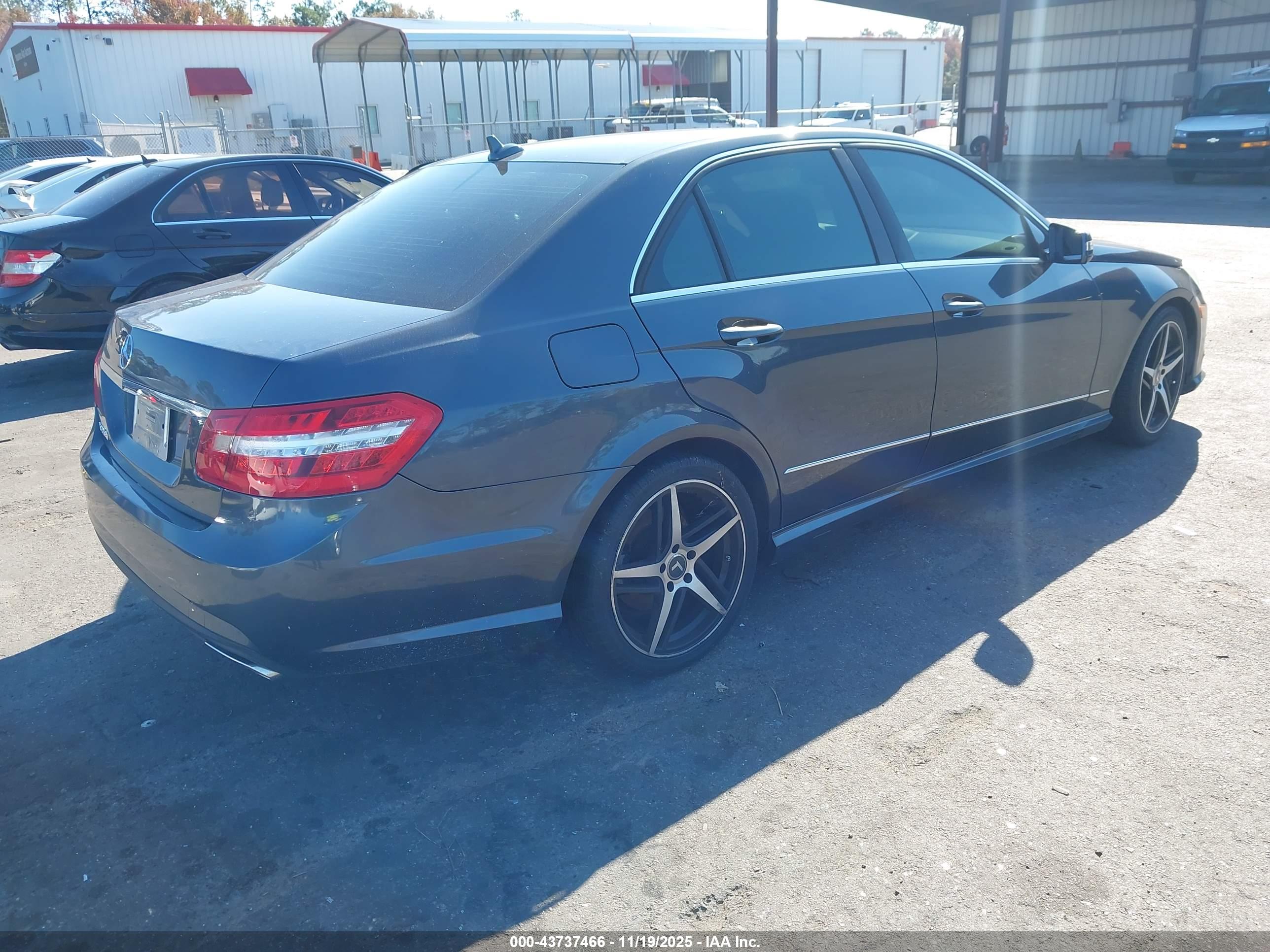 MERCEDES-BENZ E image 4