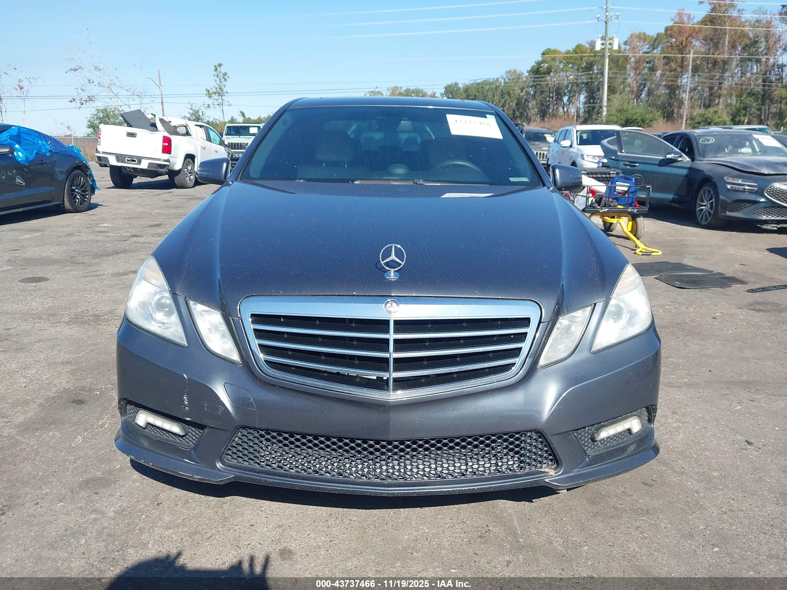 MERCEDES-BENZ E image 6