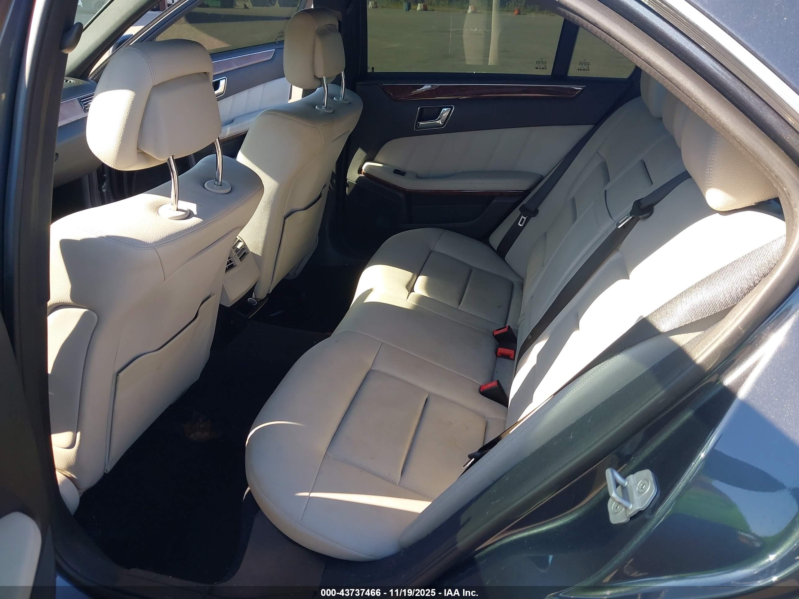 MERCEDES-BENZ E image 8