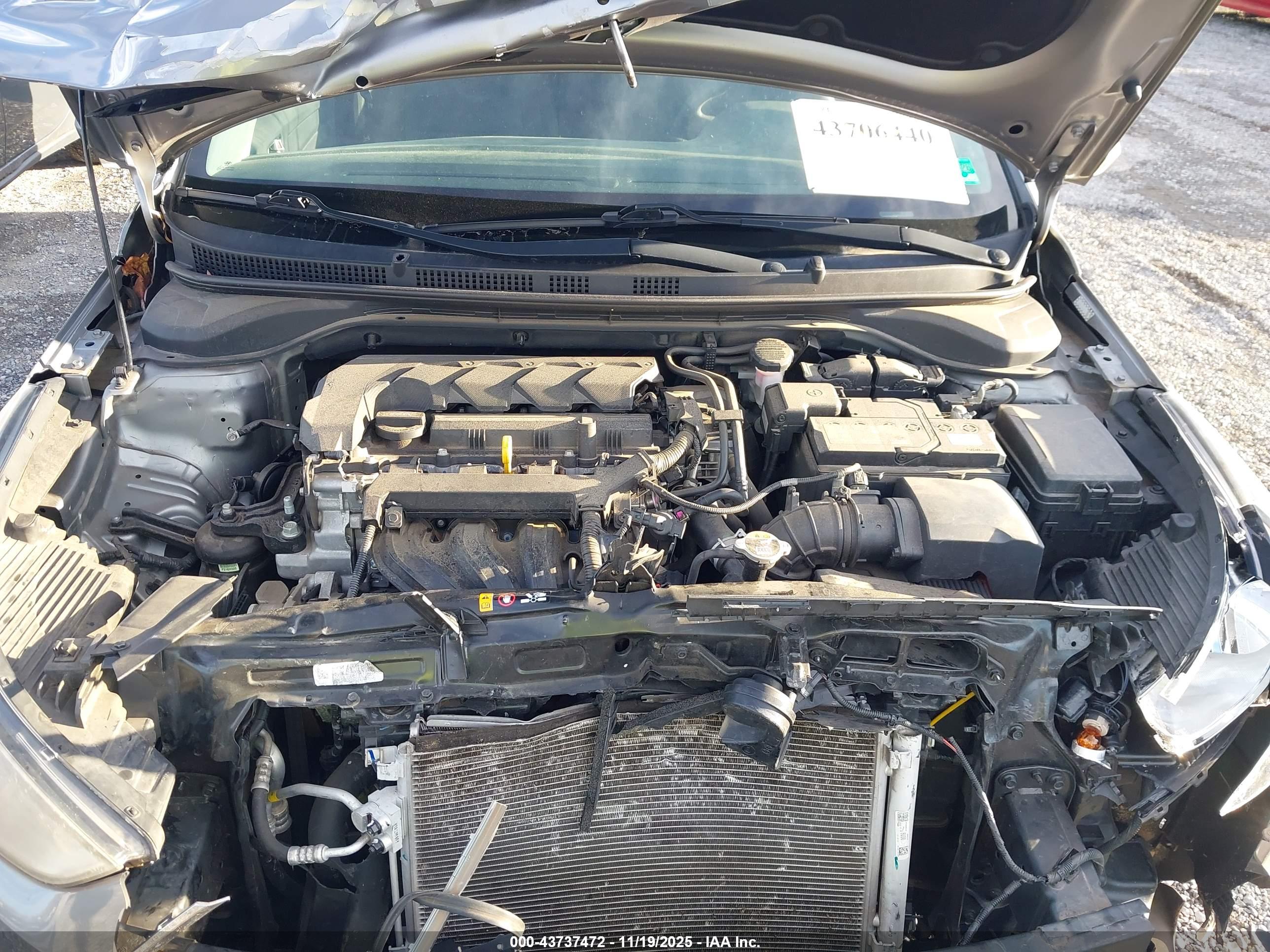 HYUNDAI ACCENT image 10