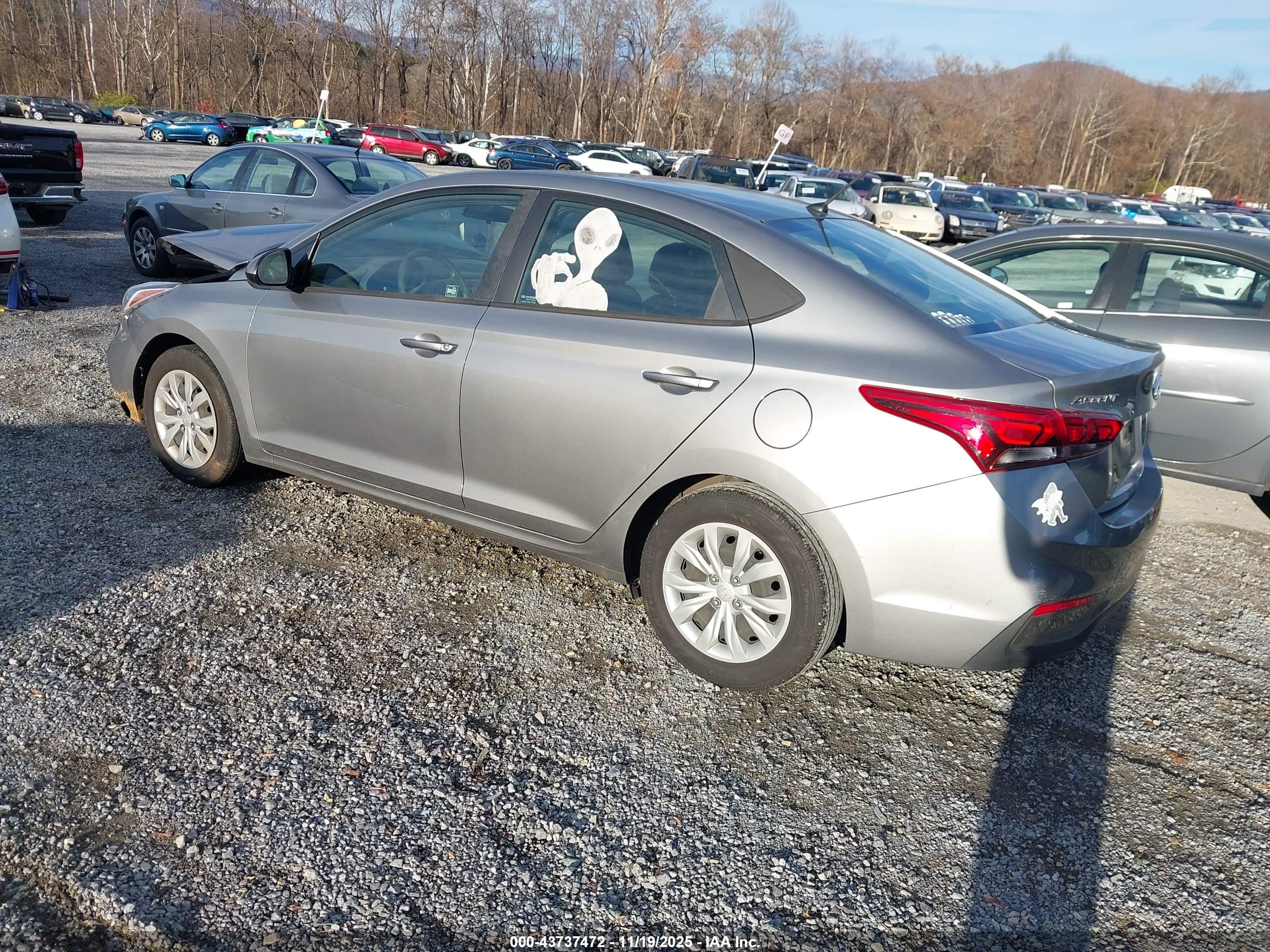 HYUNDAI ACCENT image 3