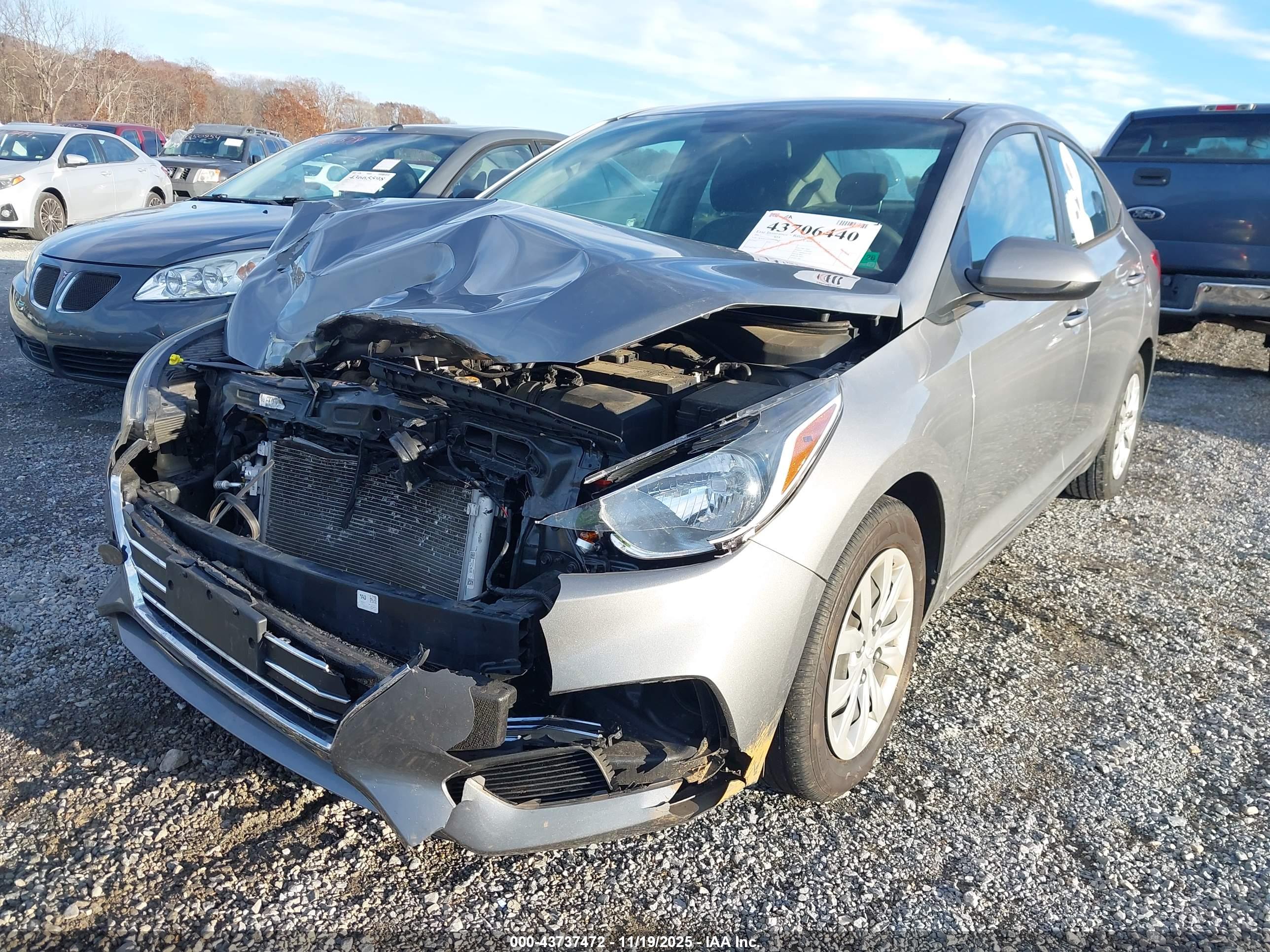 HYUNDAI ACCENT image 6