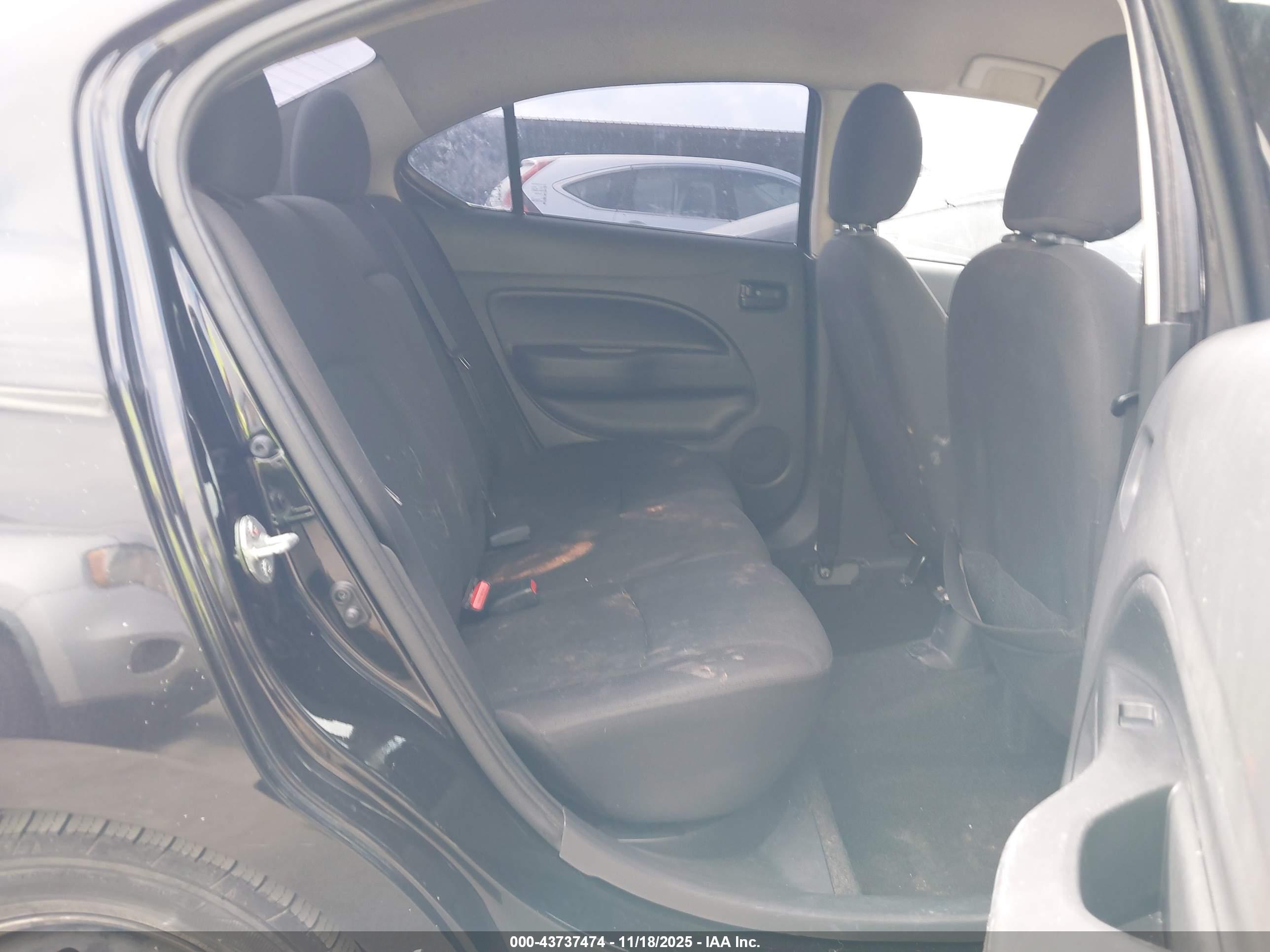 MITSUBISHI MIRAGE image 8