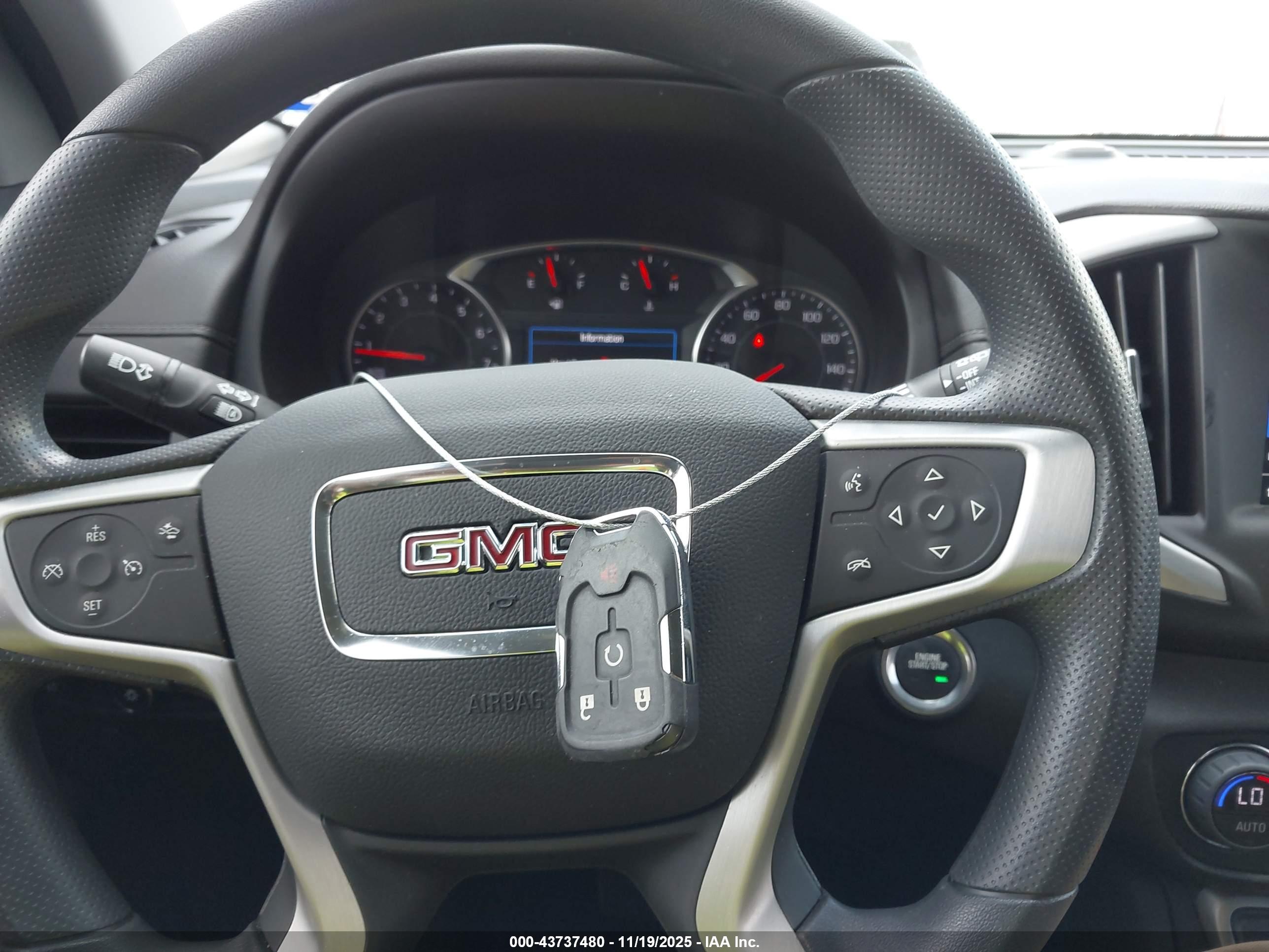 GMC TERRAIN image 11