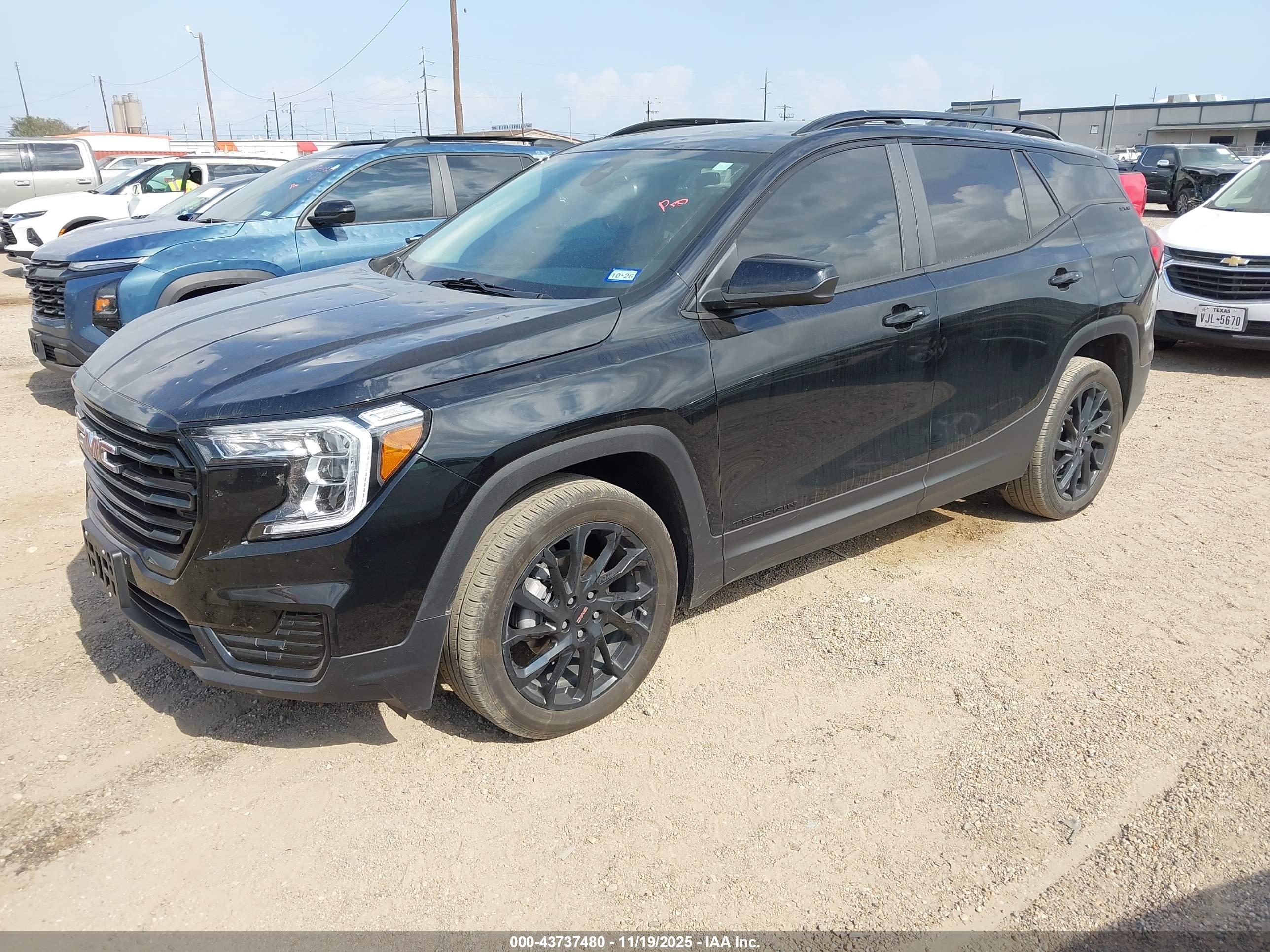GMC TERRAIN image 2