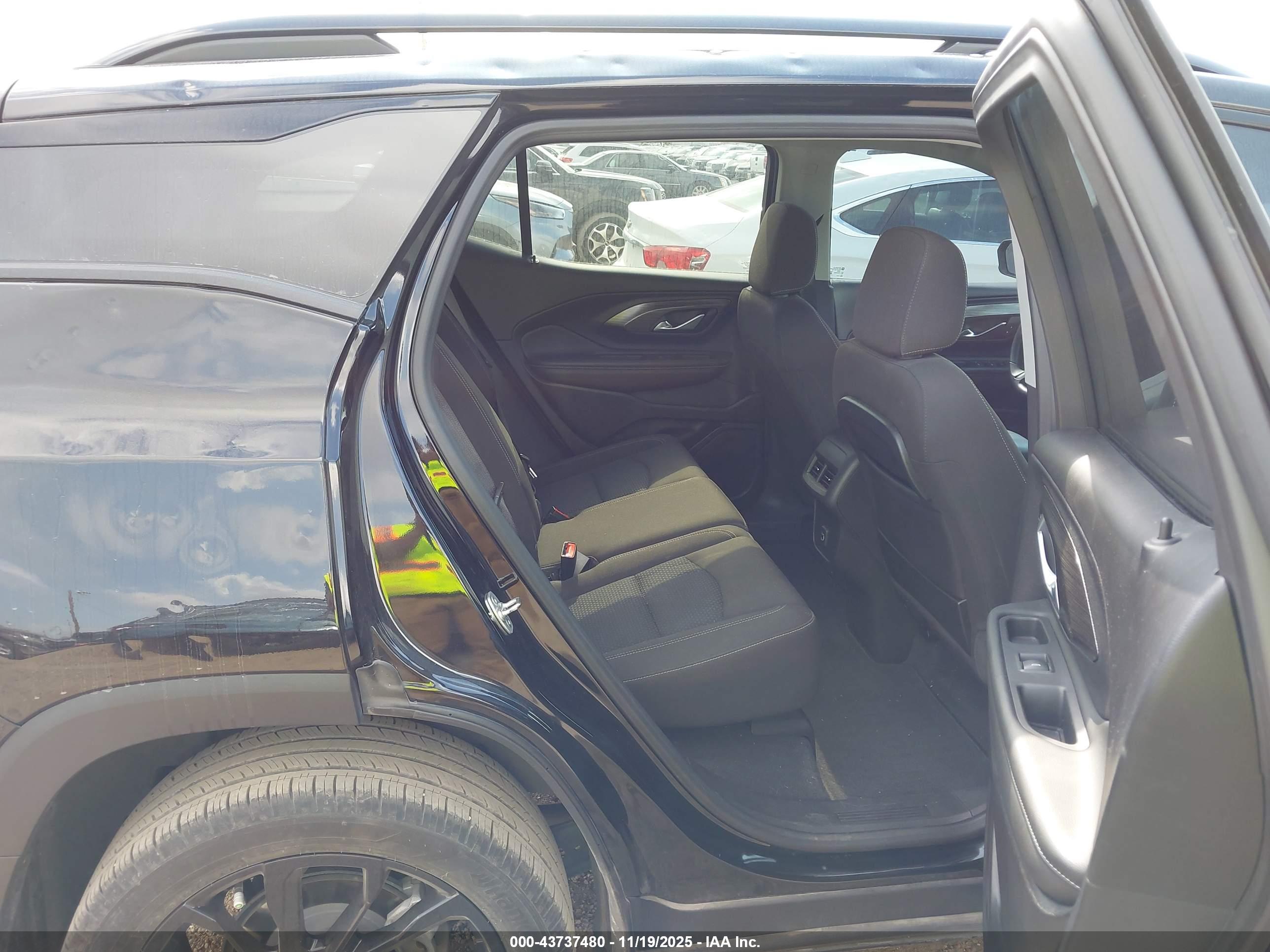 GMC TERRAIN image 8