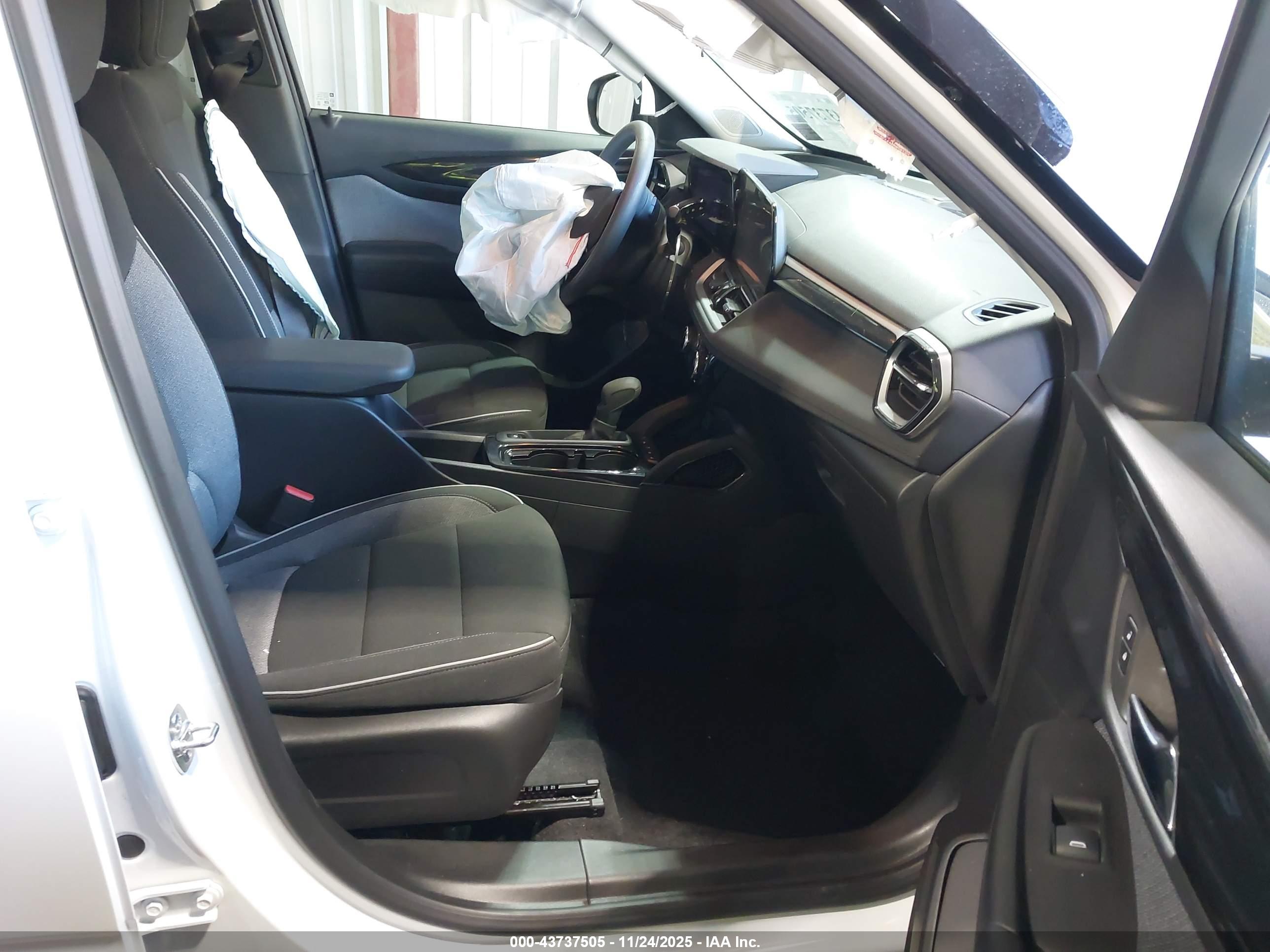 CHEVROLET TRAILBLAZER image 5