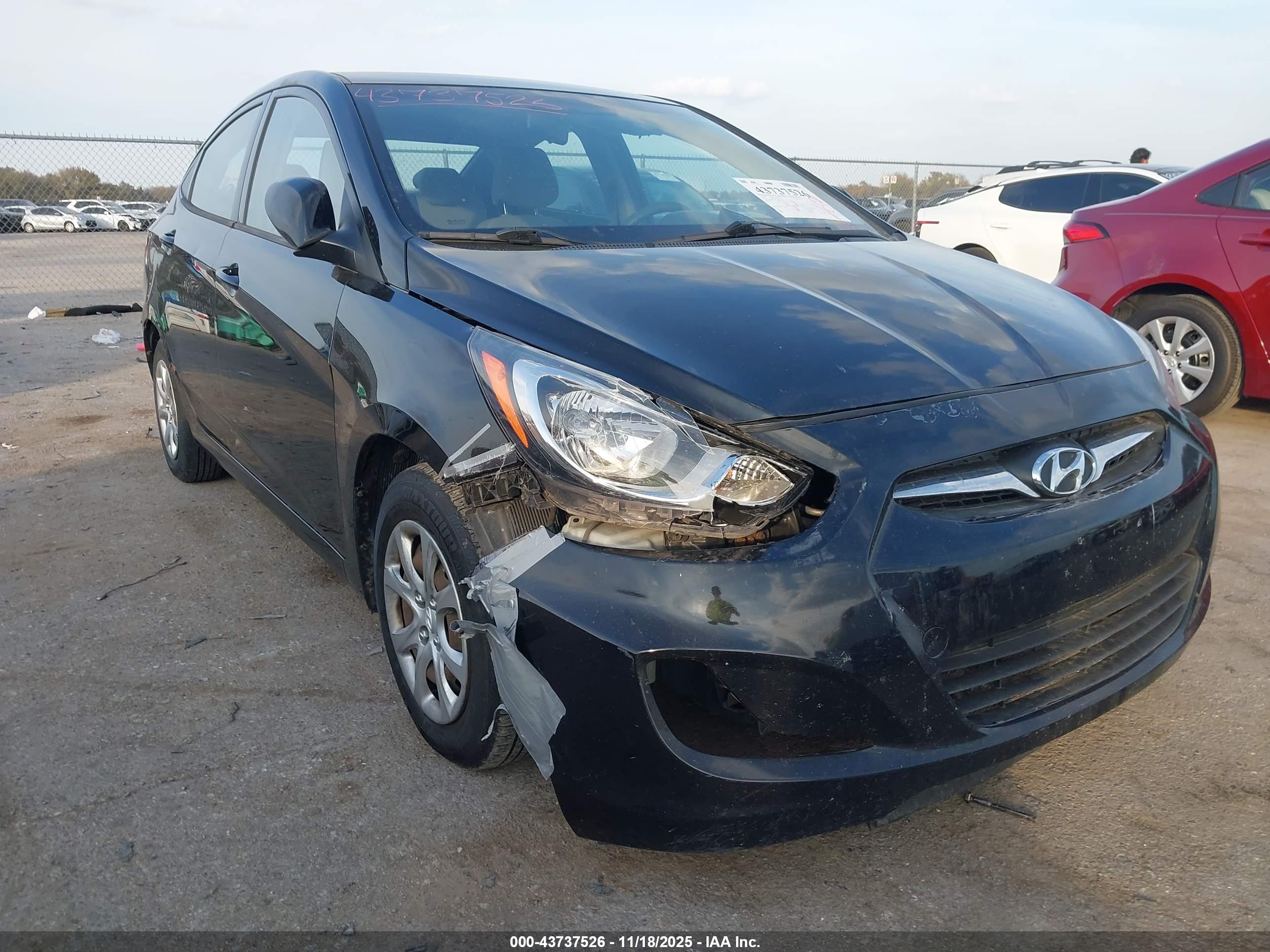 HYUNDAI ACCENT image 6