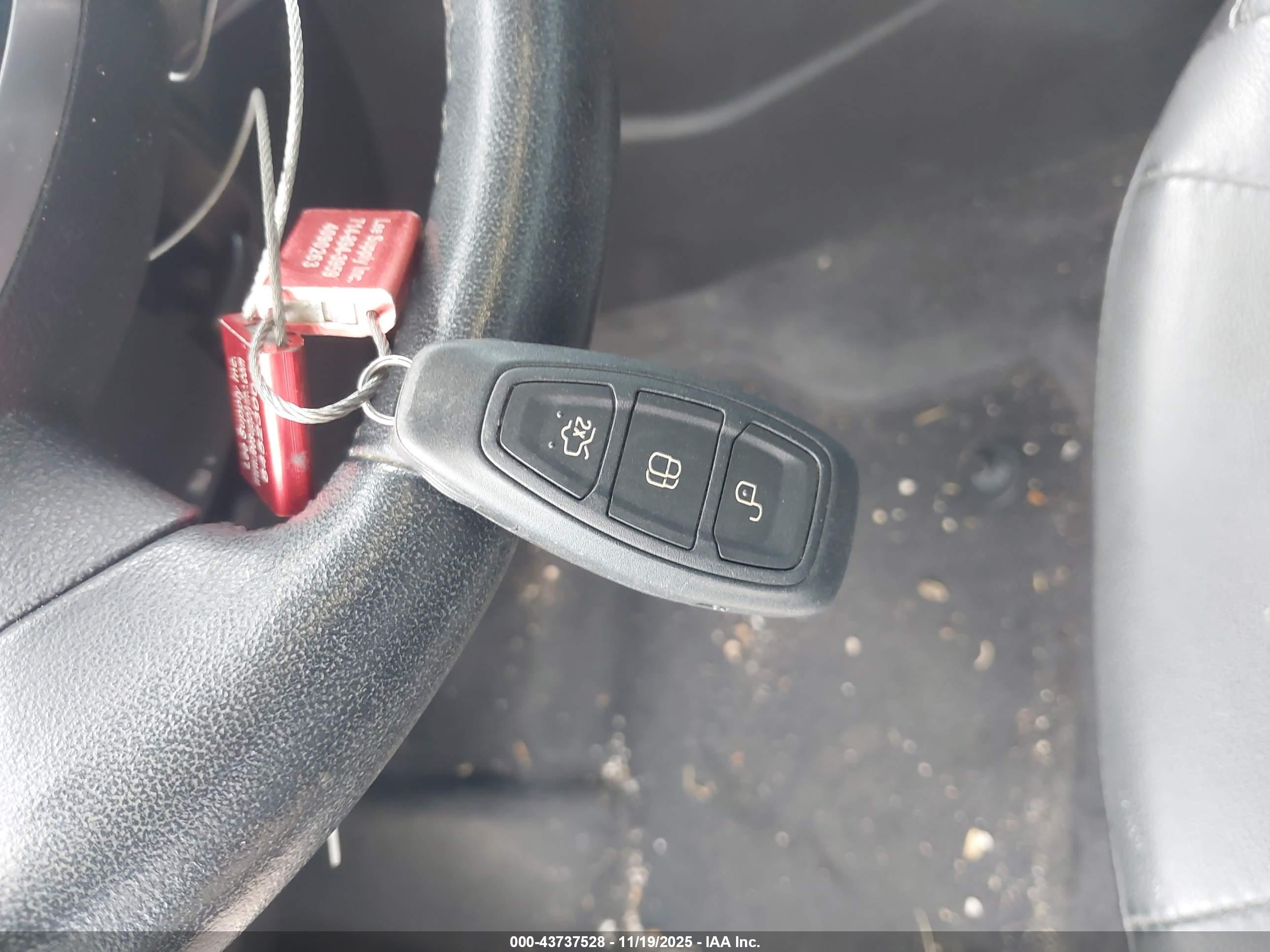 FORD FOCUS image 11