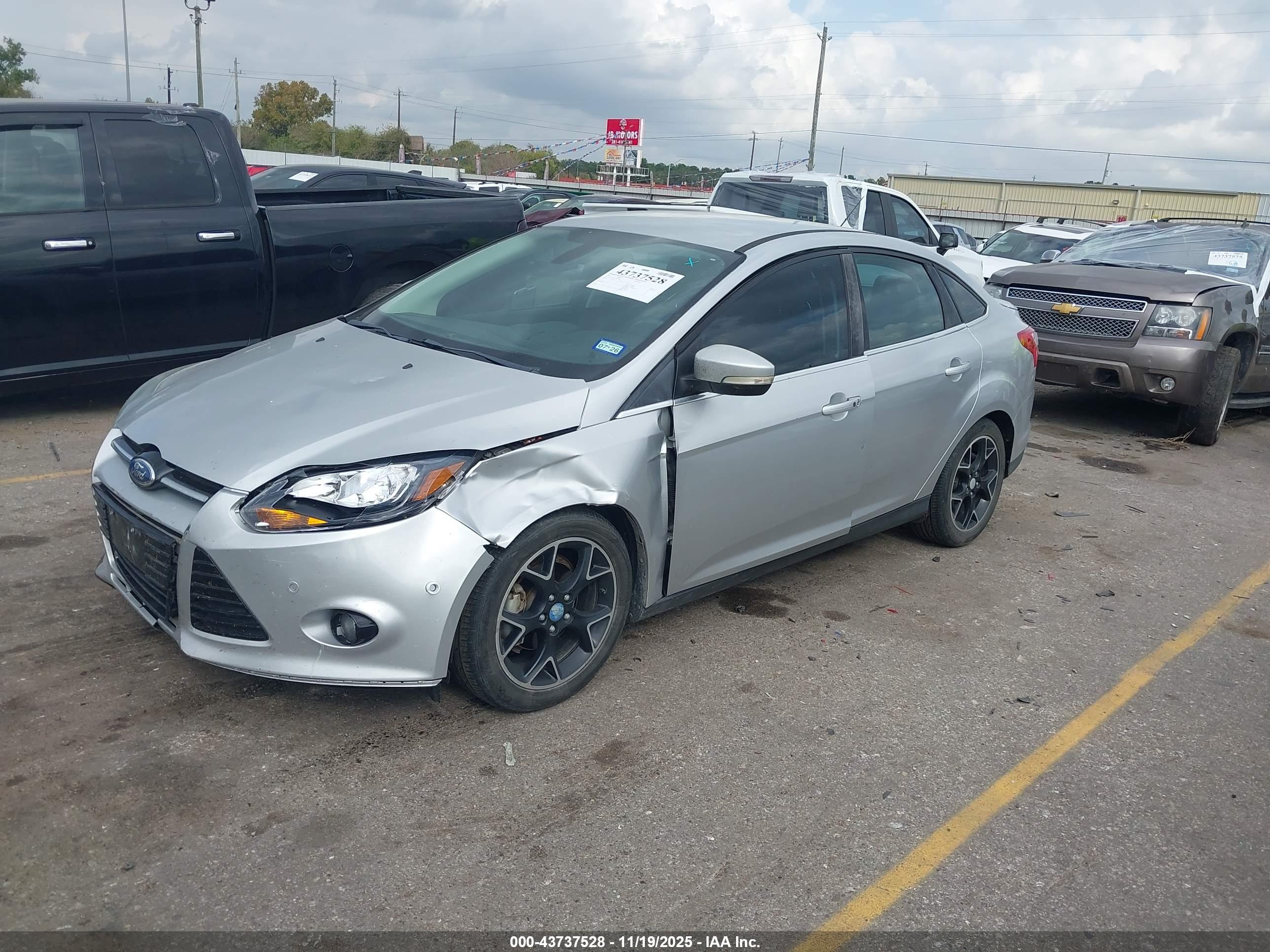 FORD FOCUS image 2