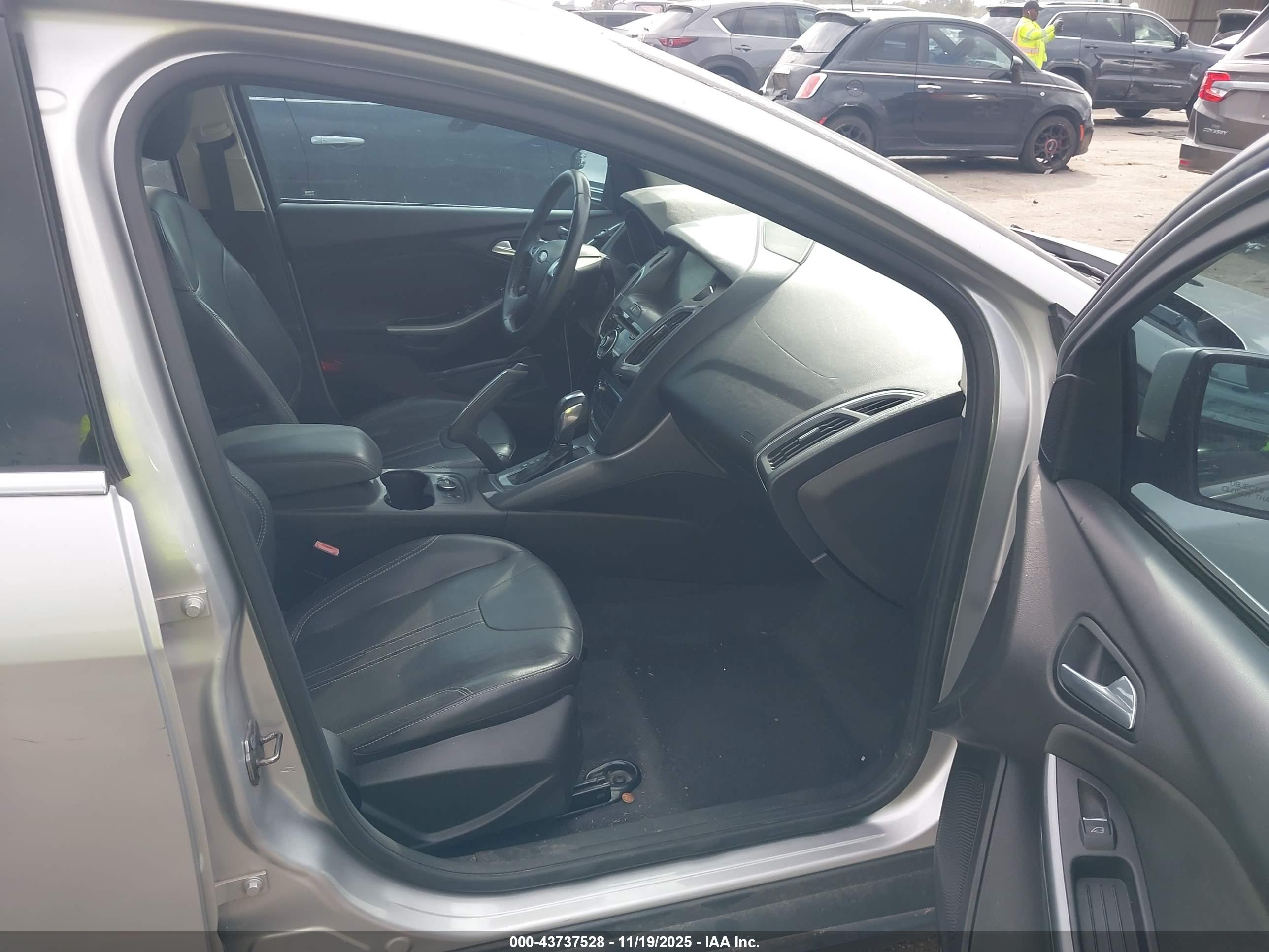 FORD FOCUS image 5