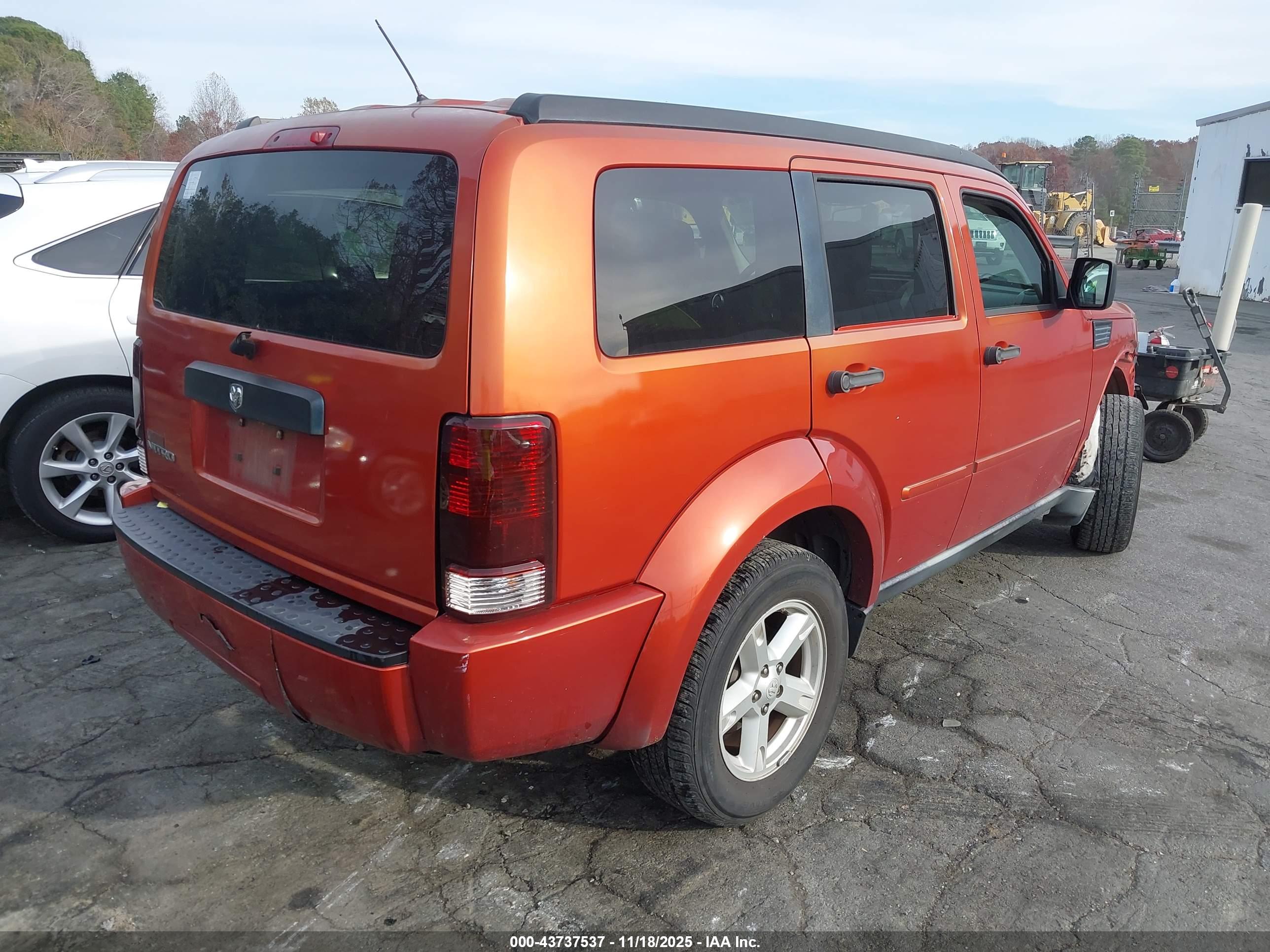 DODGE NITRO image 4