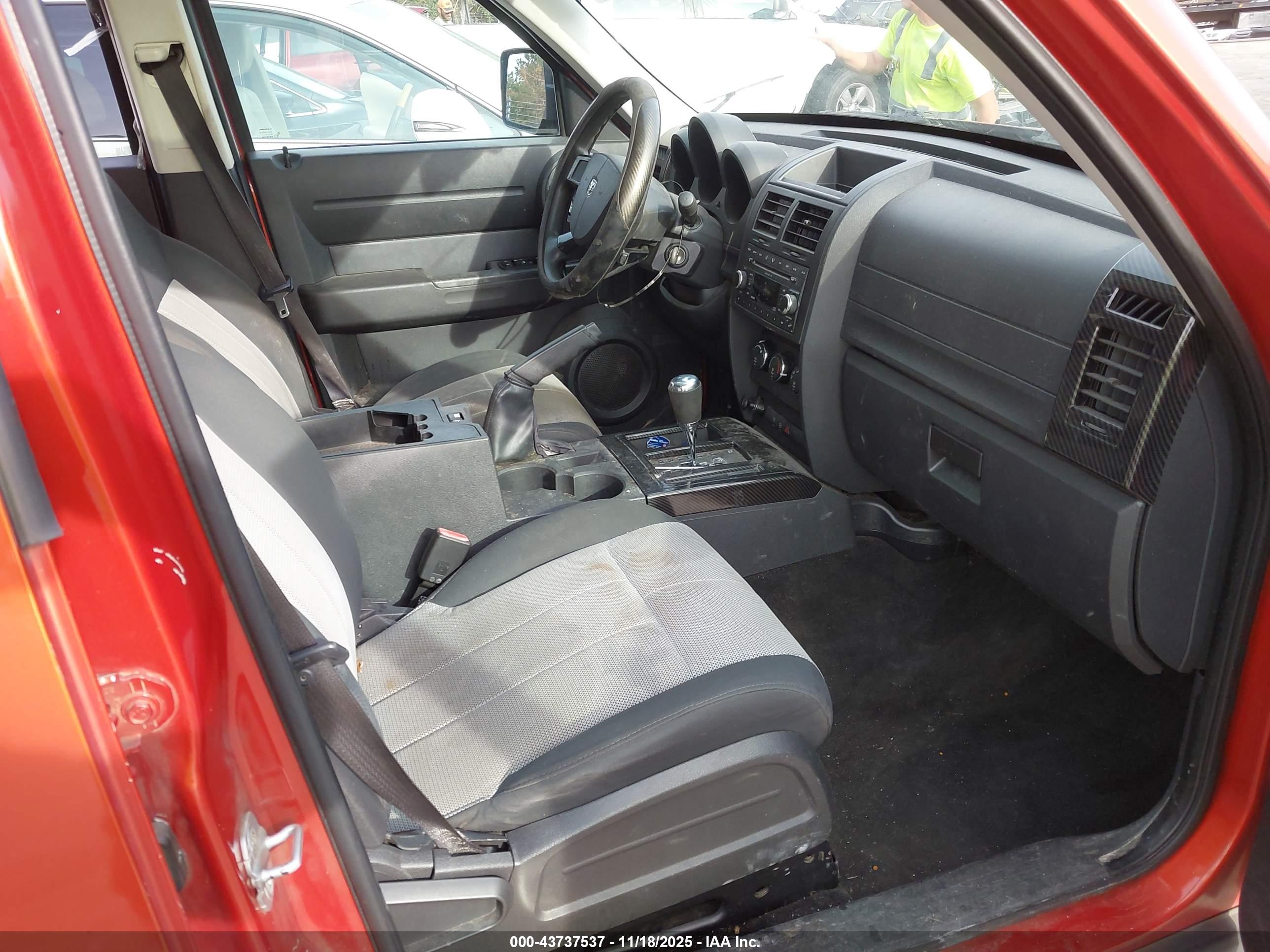DODGE NITRO image 5
