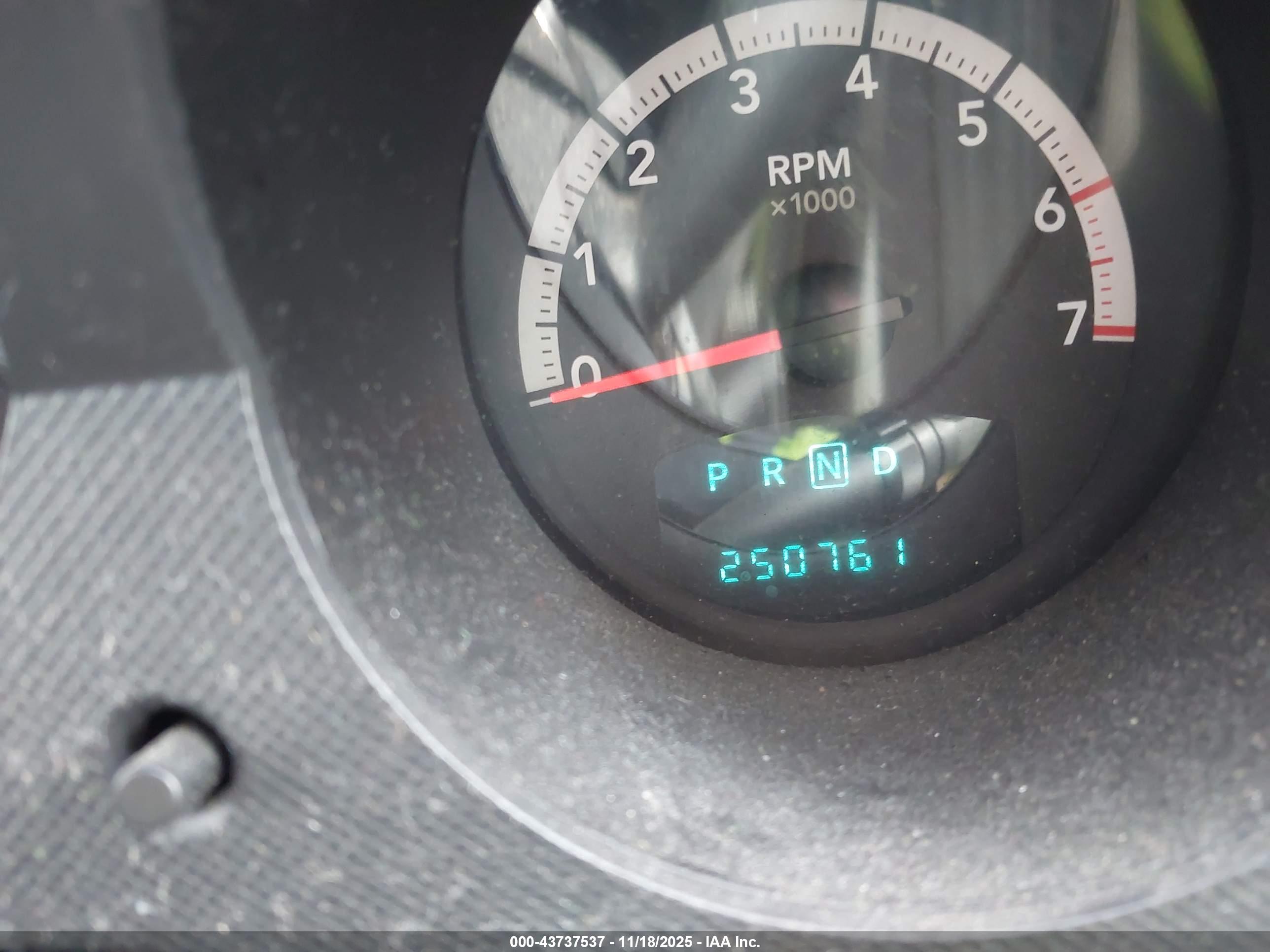 DODGE NITRO image 7