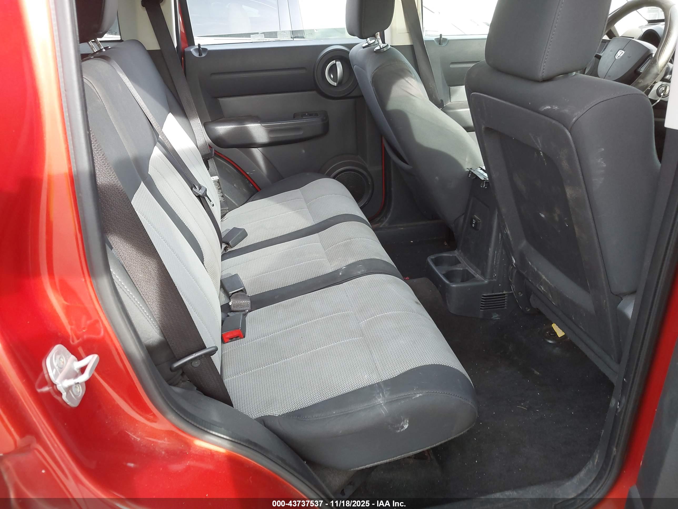 DODGE NITRO image 8
