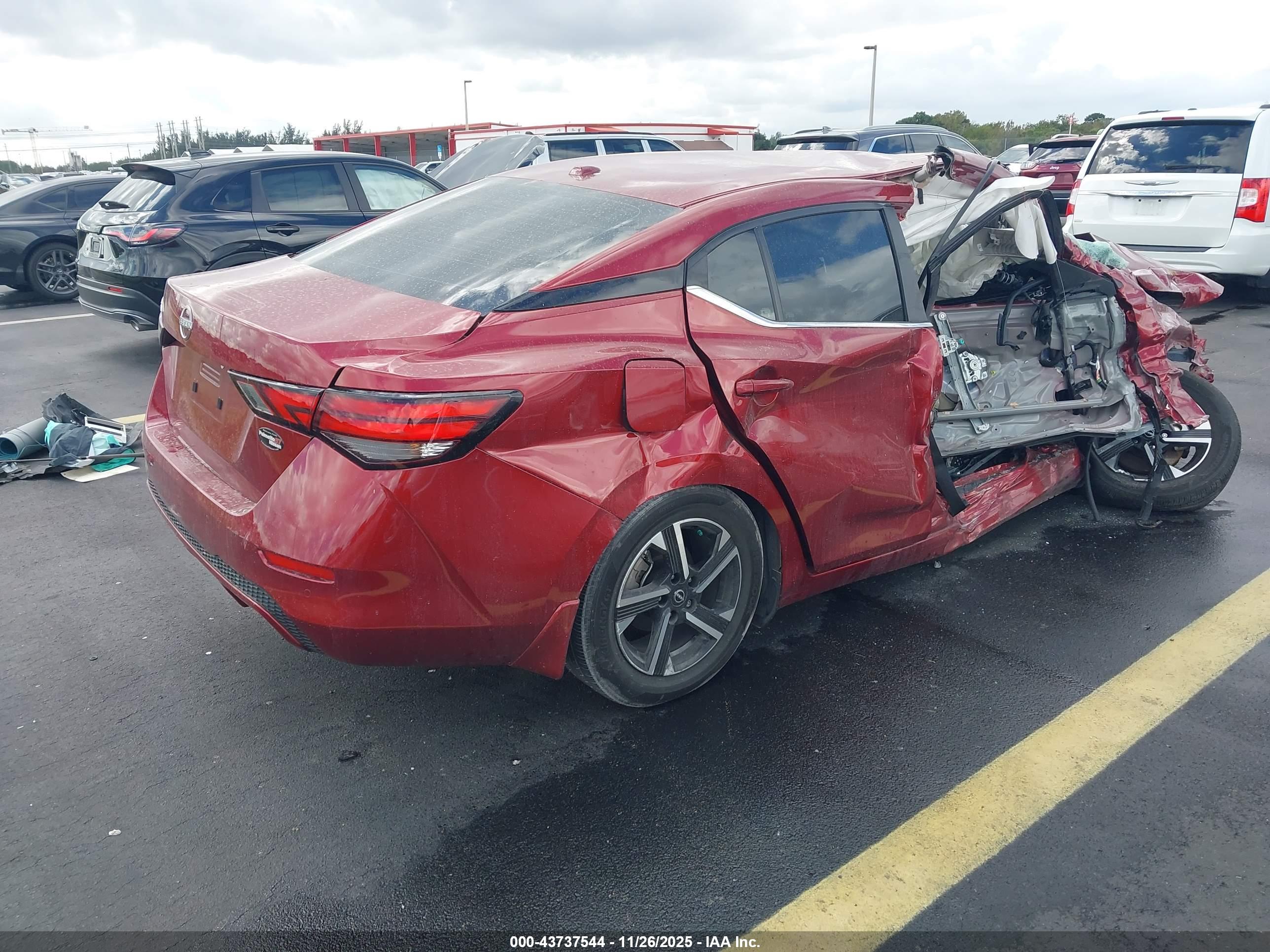 NISSAN SENTRA image 4