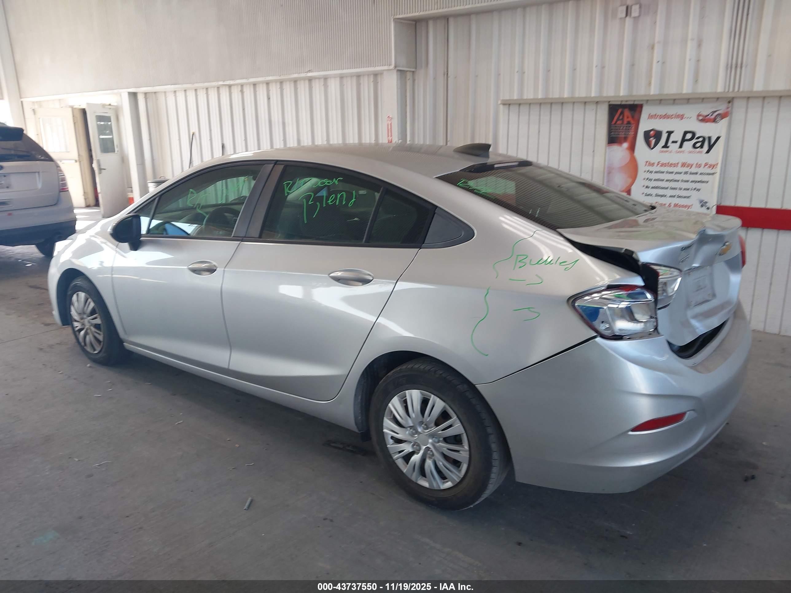 CHEVROLET CRUZE image 3