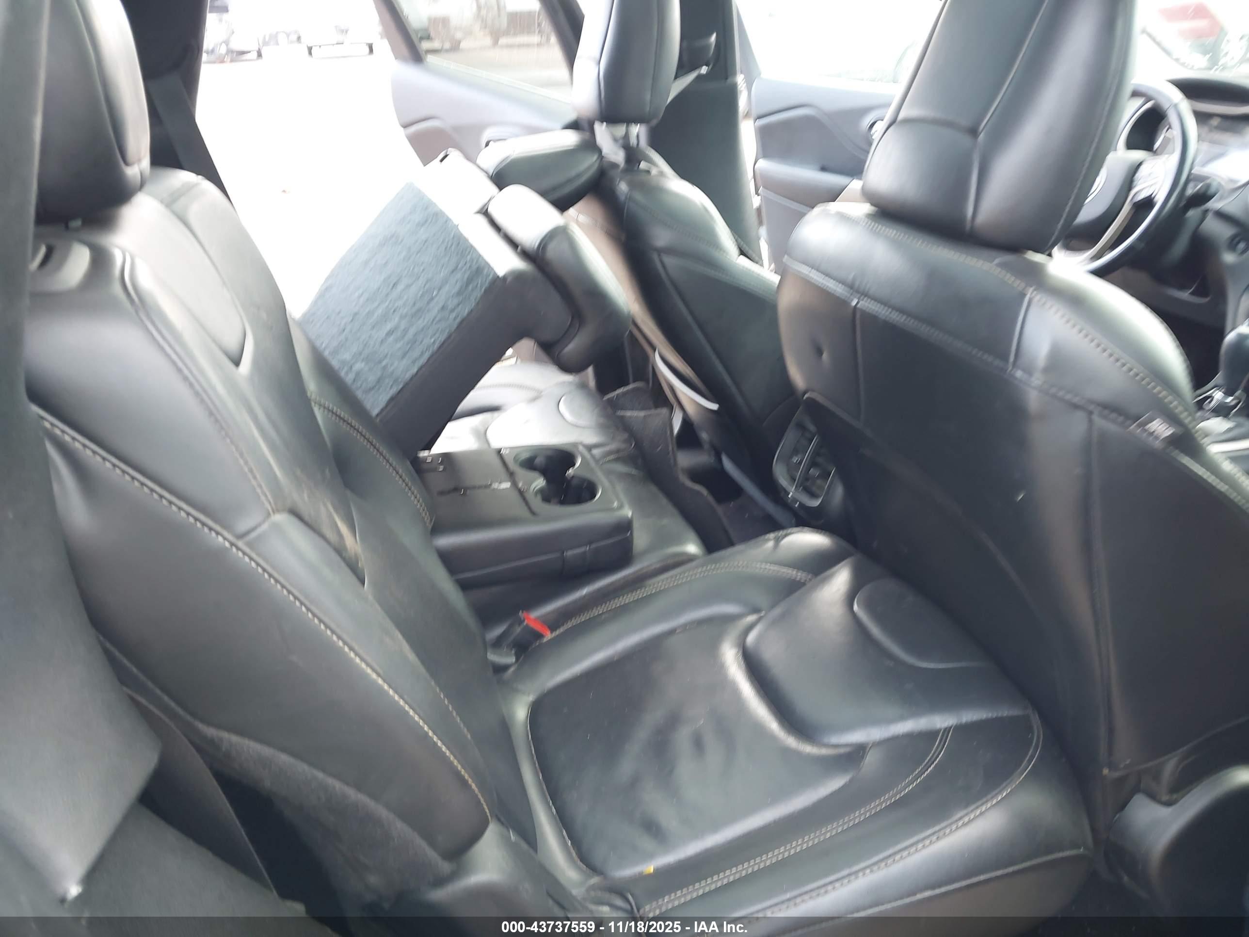 JEEP CHEROKEE image 8