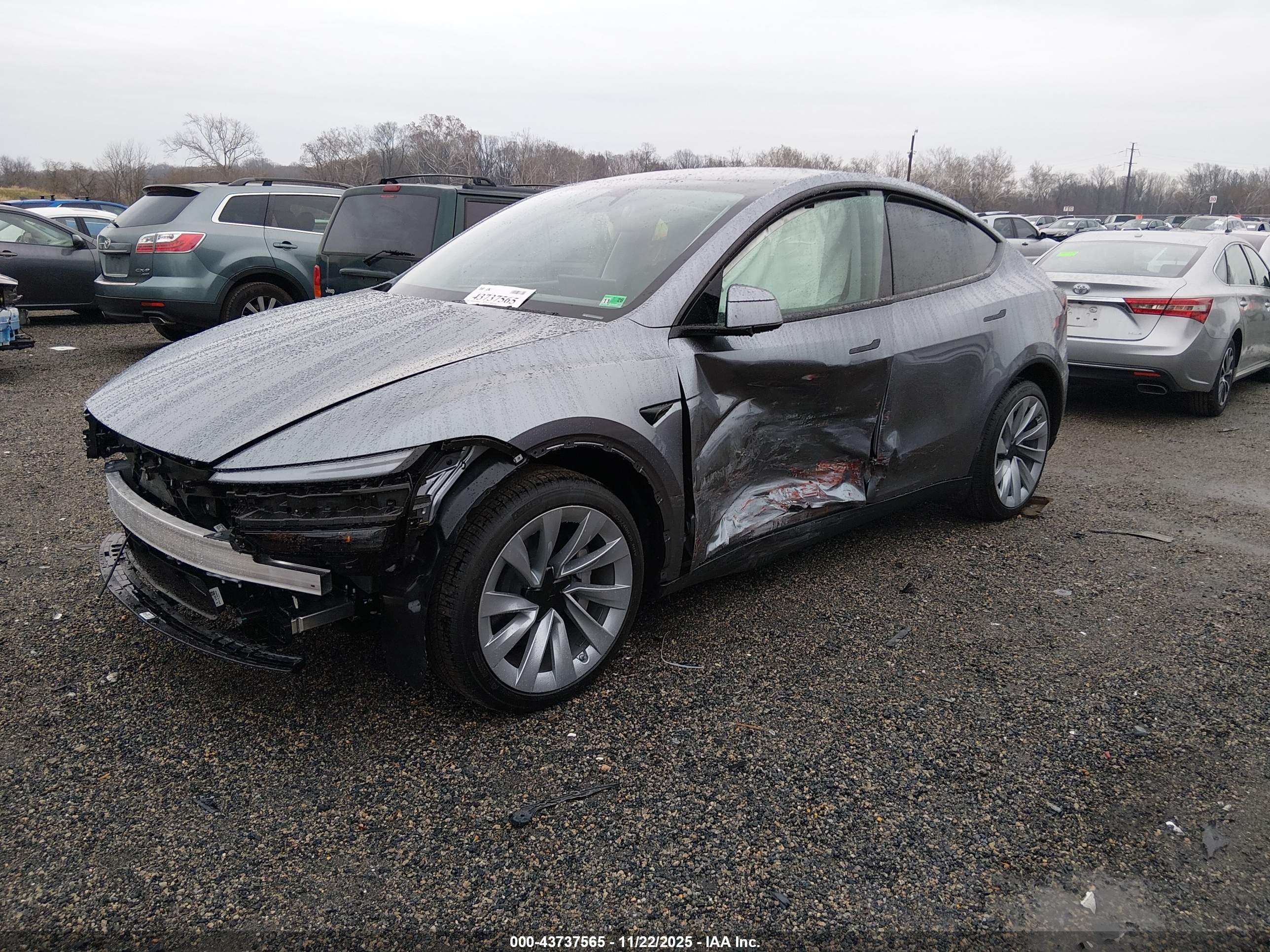TESLA MODEL image 2