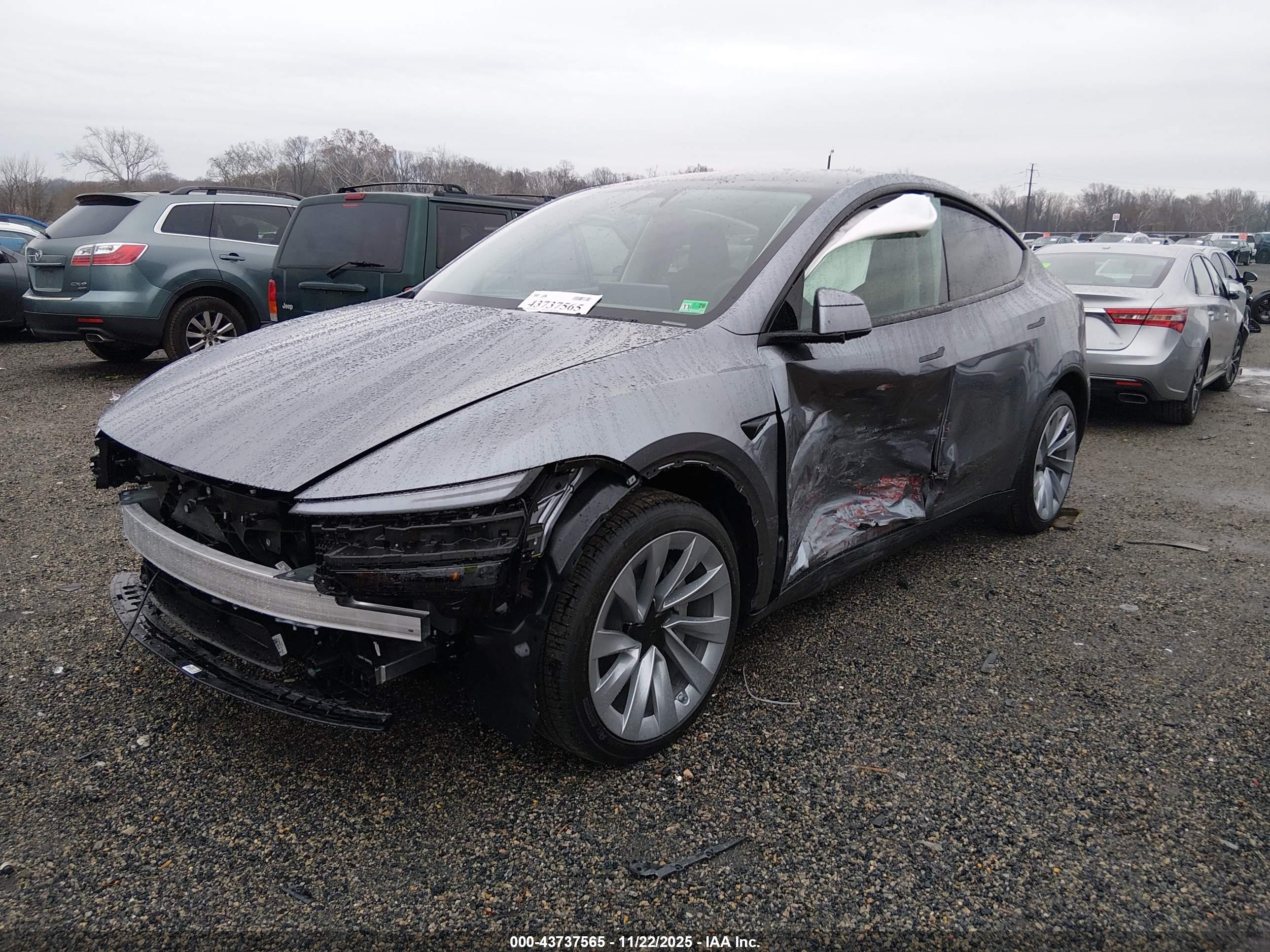 TESLA MODEL image 6