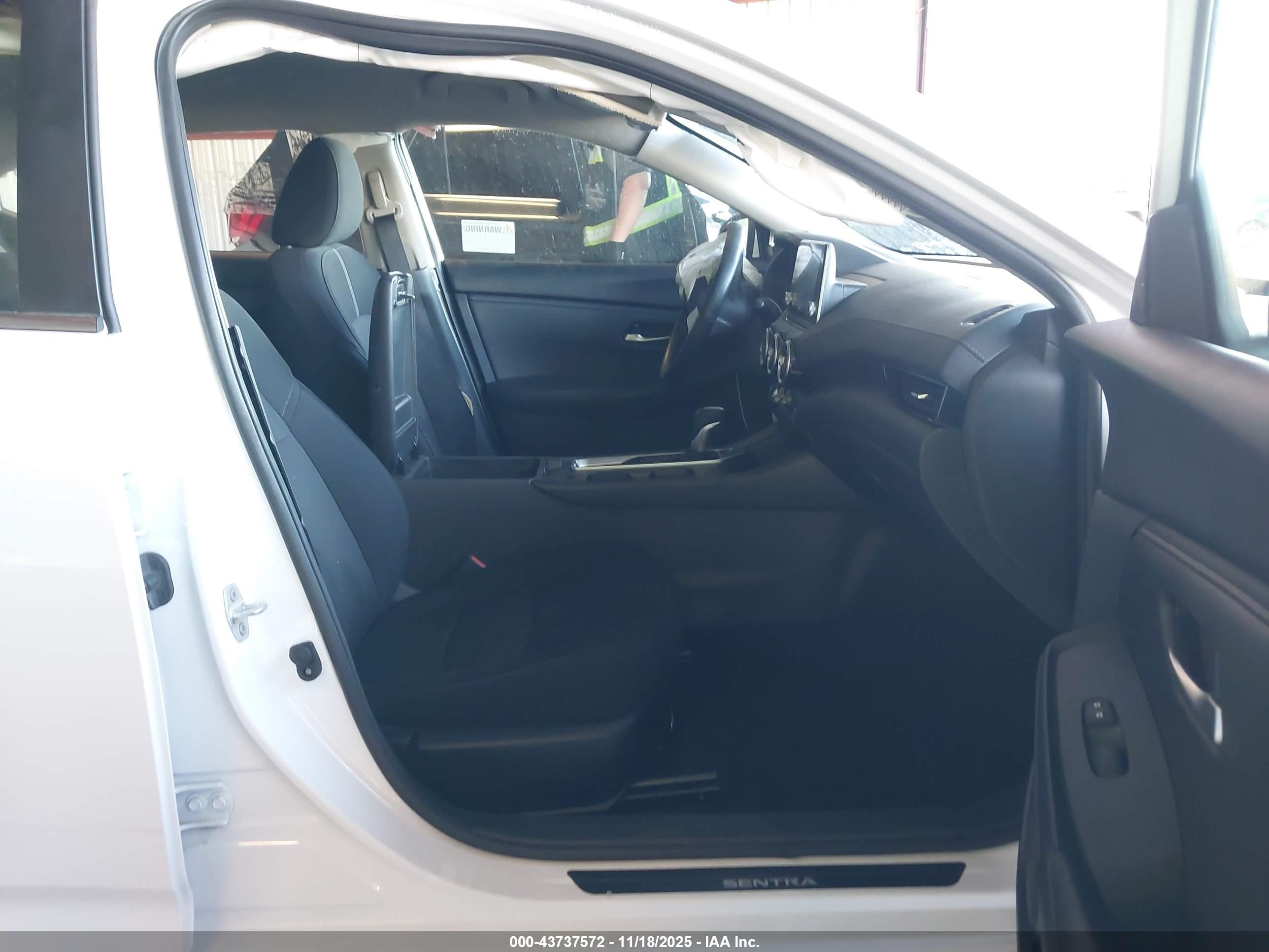 NISSAN SENTRA image 5