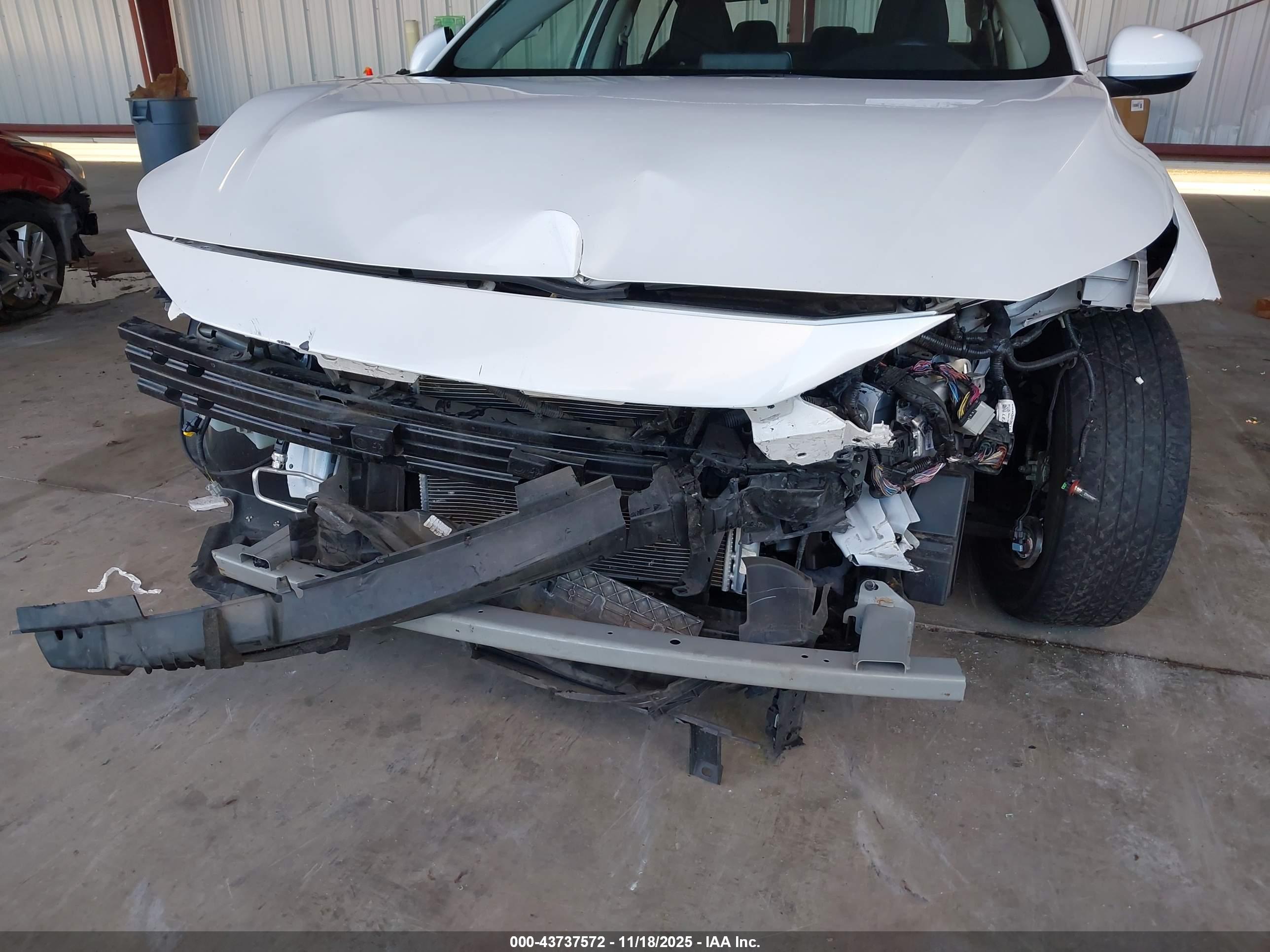 NISSAN SENTRA image 6