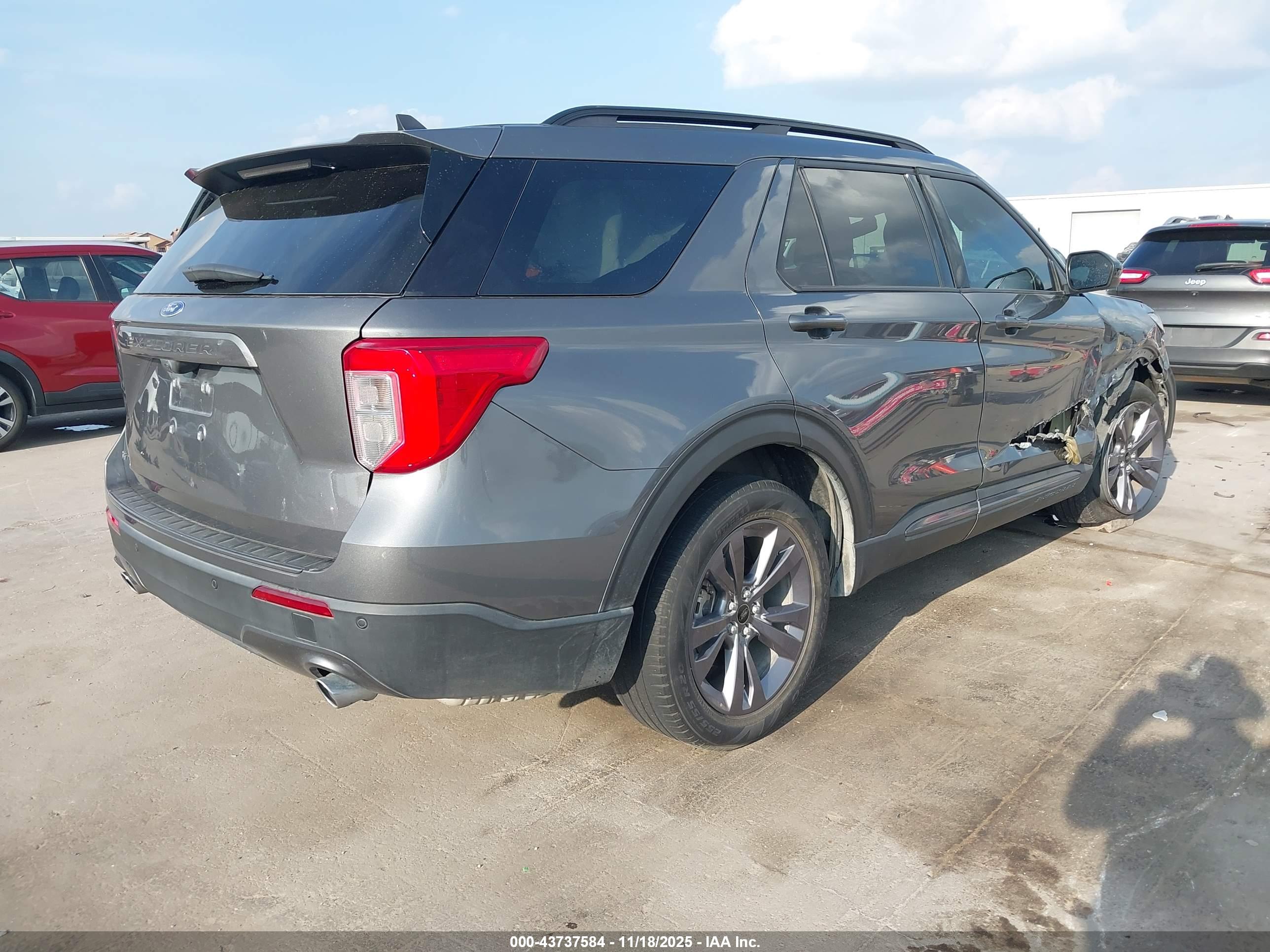 FORD EXPLORER image 4