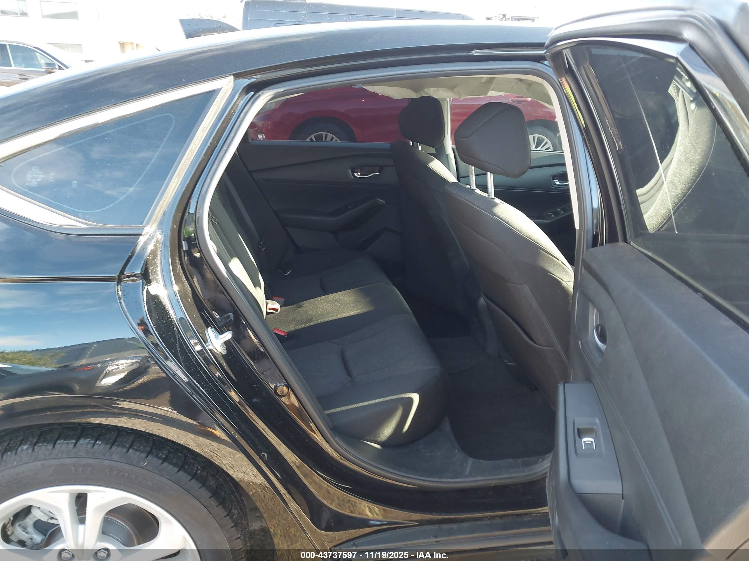 HONDA ACCORD image 8