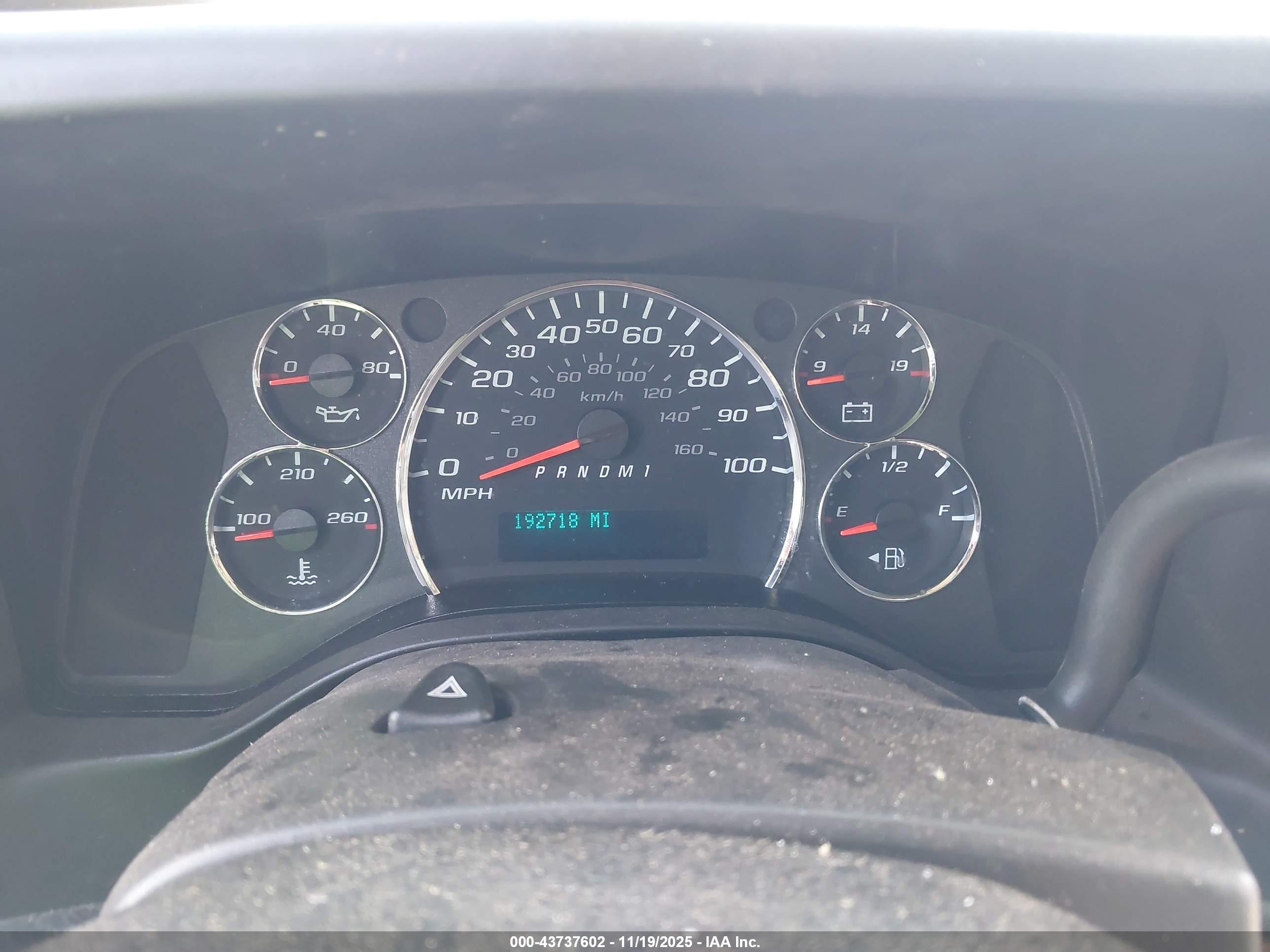 CHEVROLET EXPRESS image 6