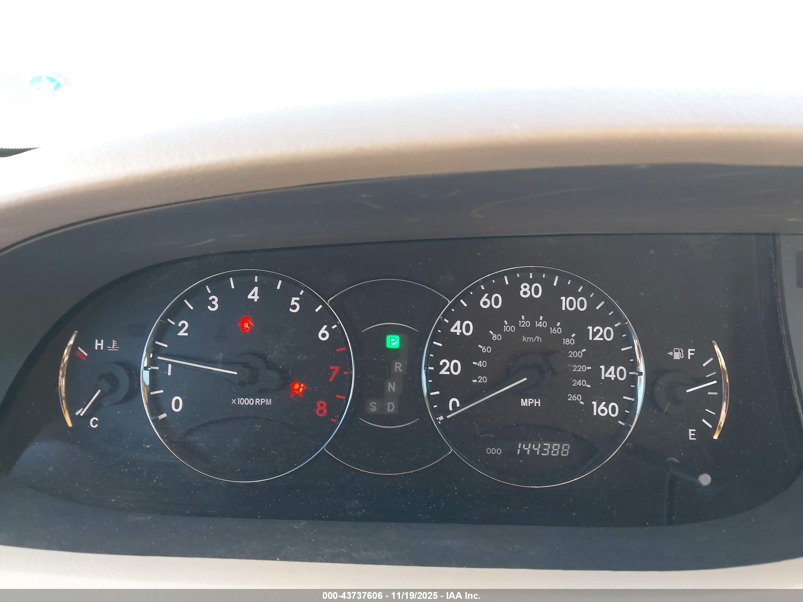 TOYOTA AVALON image 7